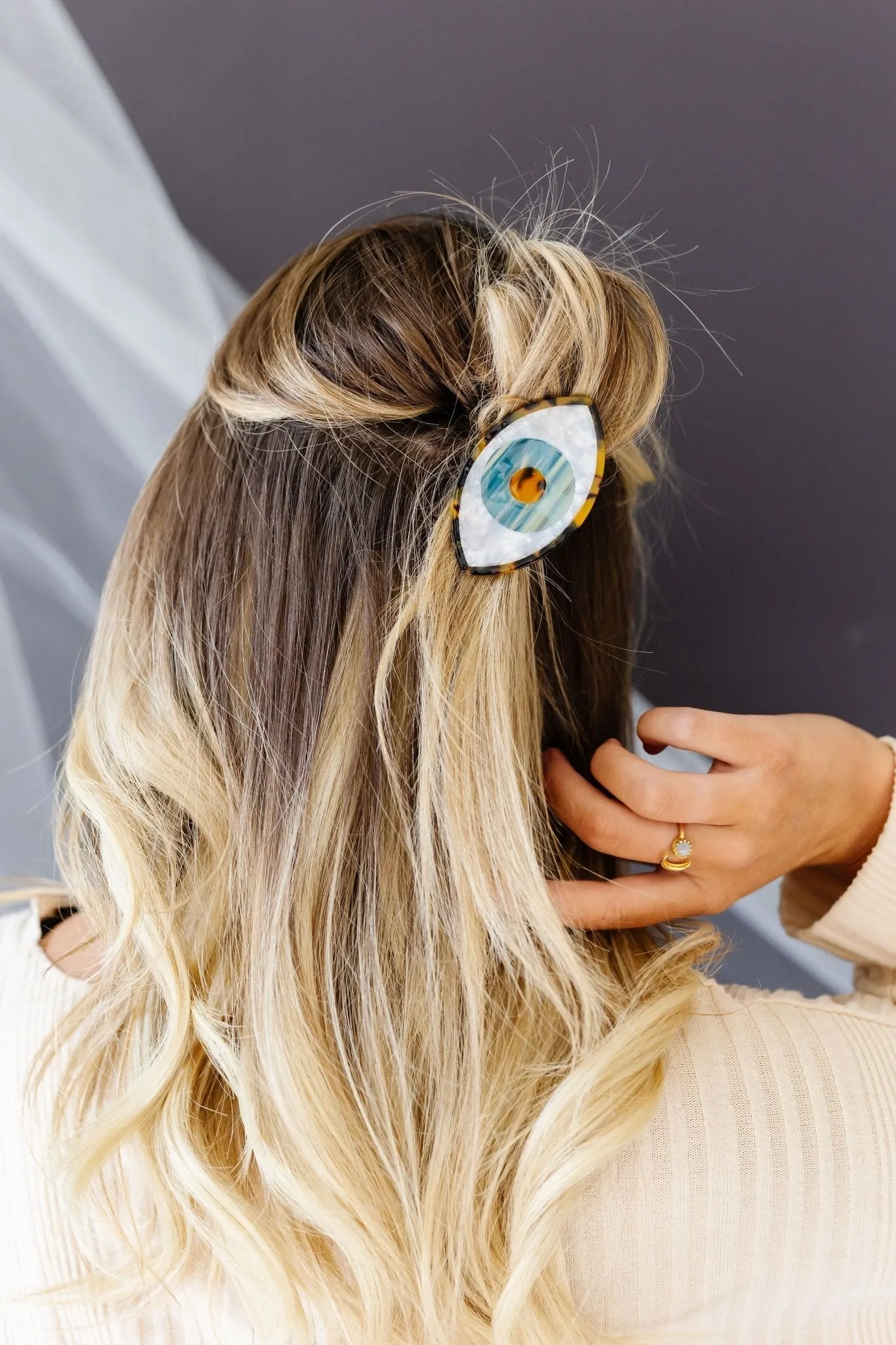 Apple of My Eye Claw Clip Andi