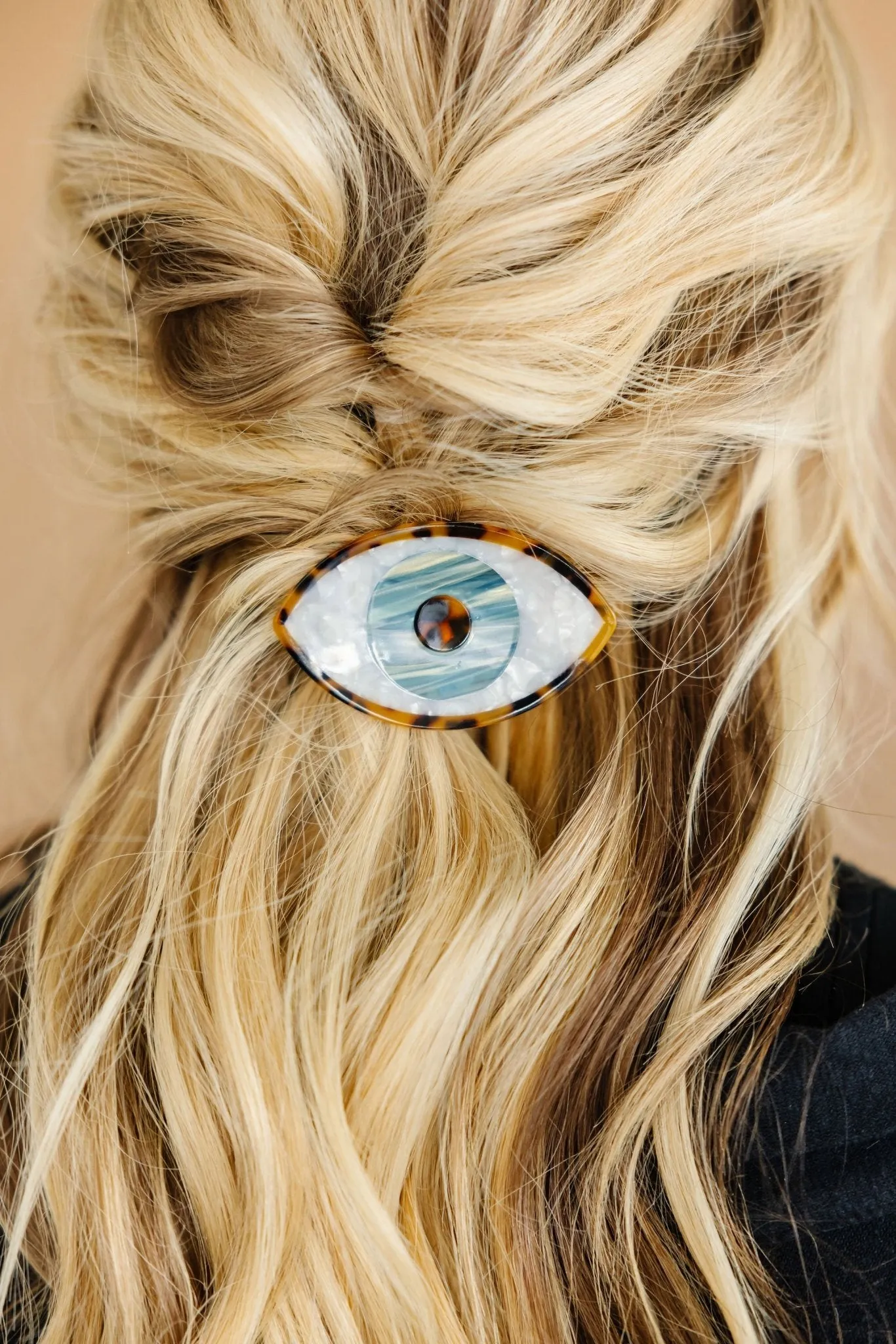 Apple of My Eye Claw Clip Andi