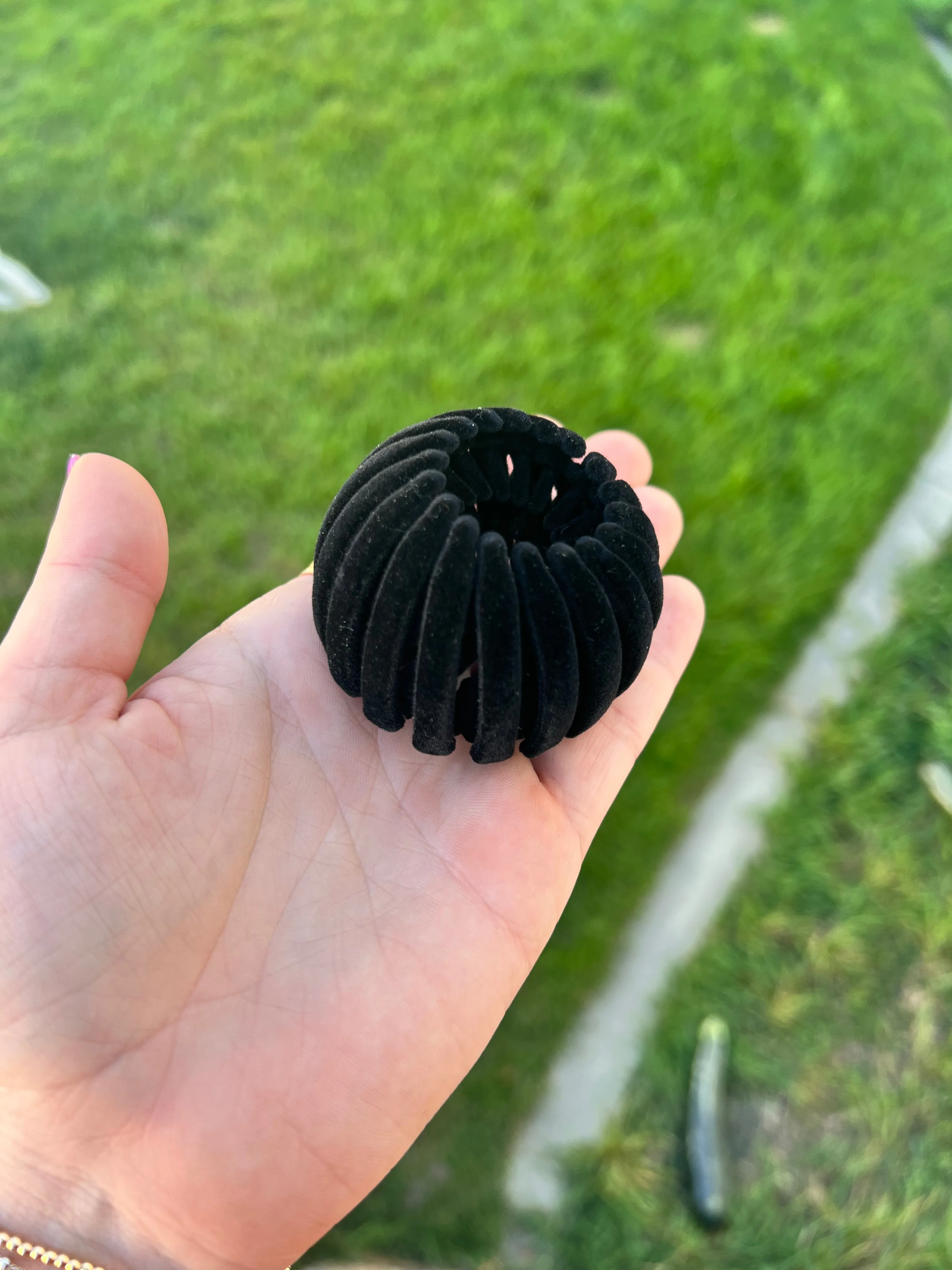 Black Bird Nest Expanding Hair Claw Andi