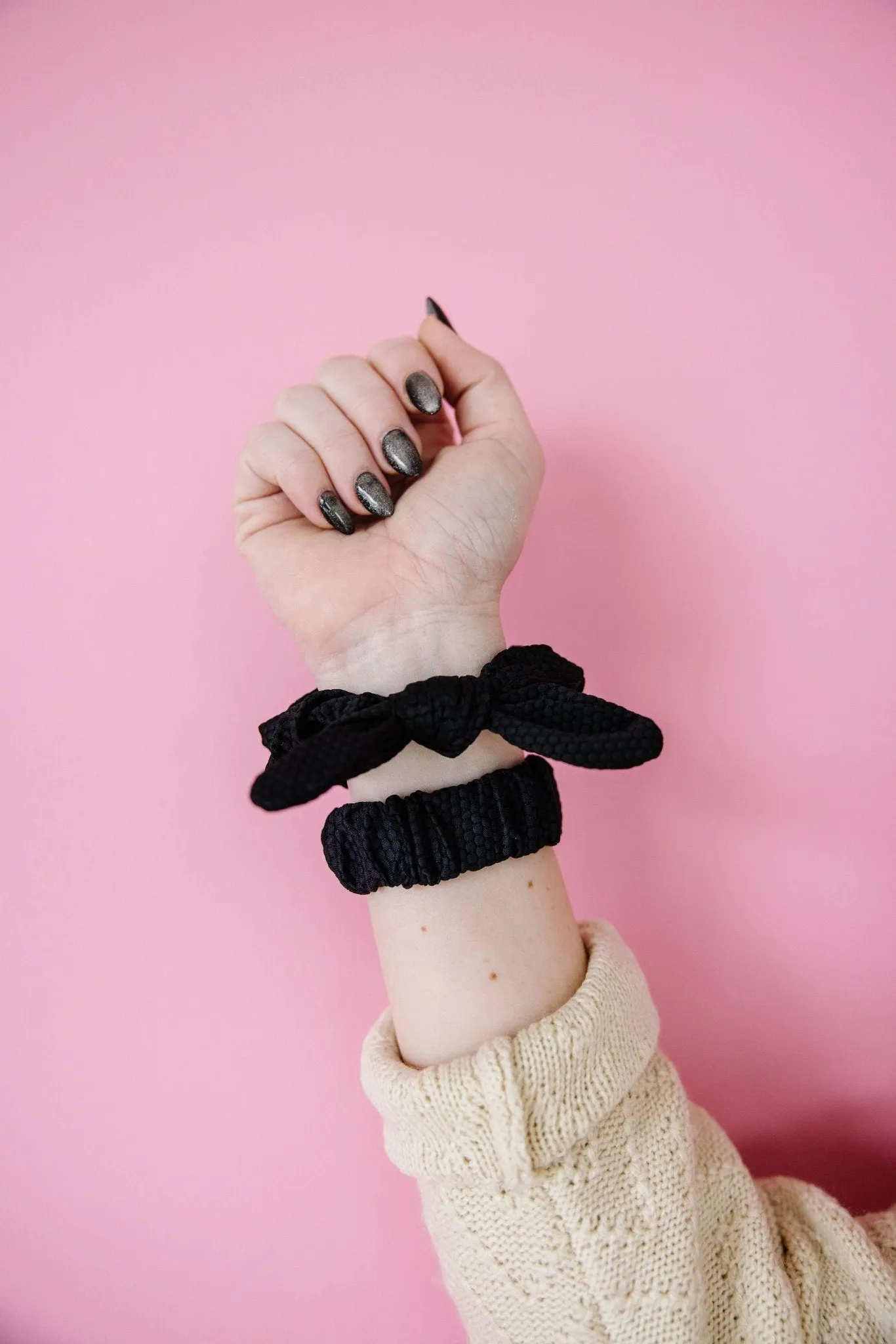 Black Hexagon Athletic Scrunchie Band Compatible with Apple Watch Andi