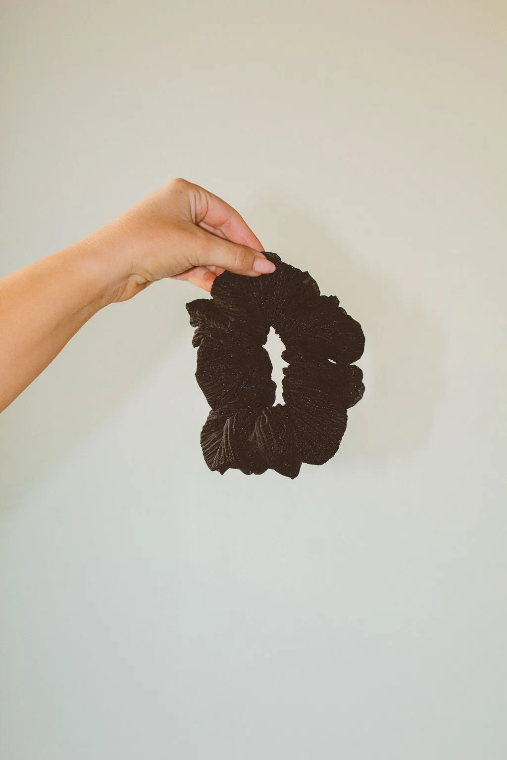 Black Ruffle Jumbo Scrunchie Andi