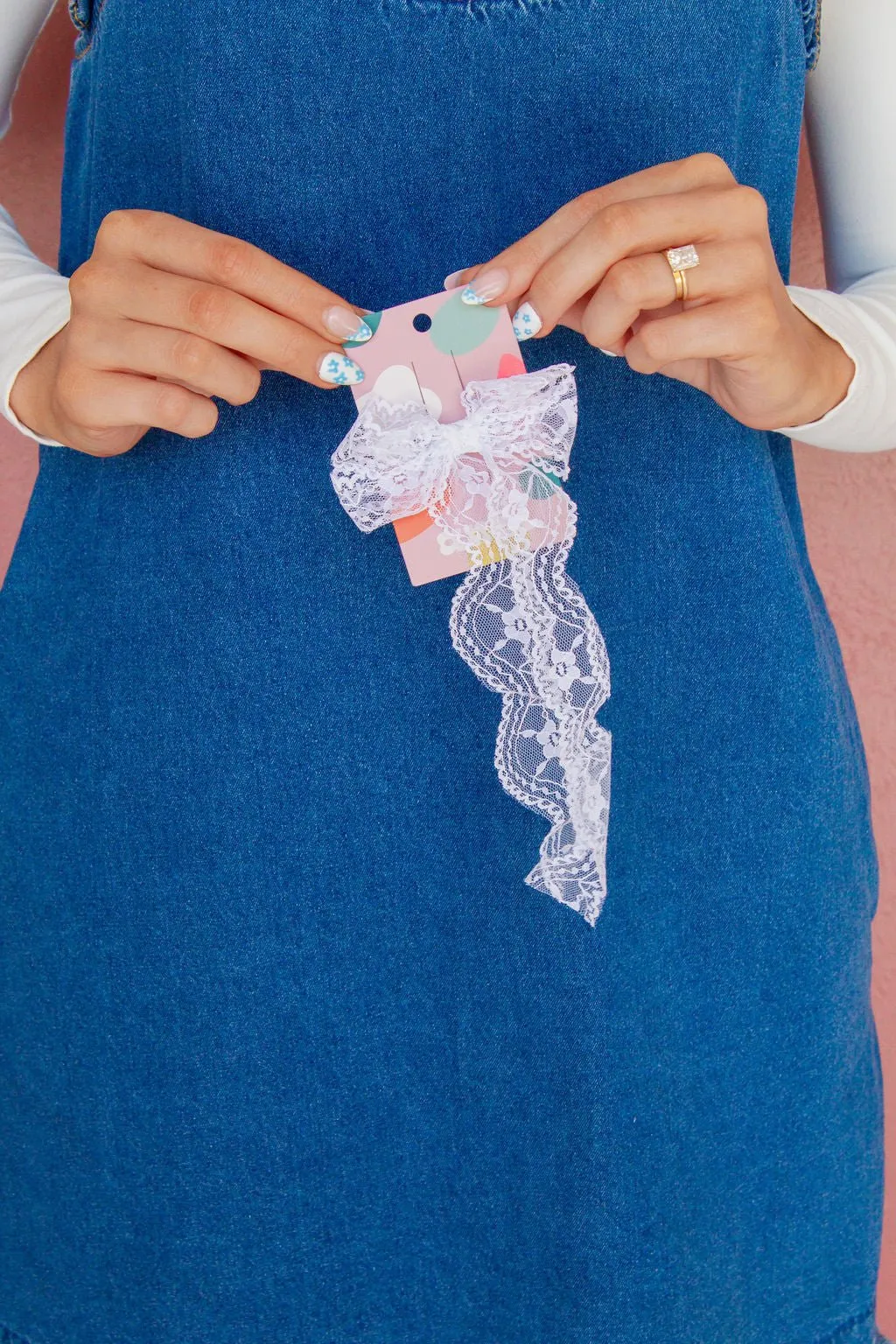 Callie Lace Bow Clip Andi
