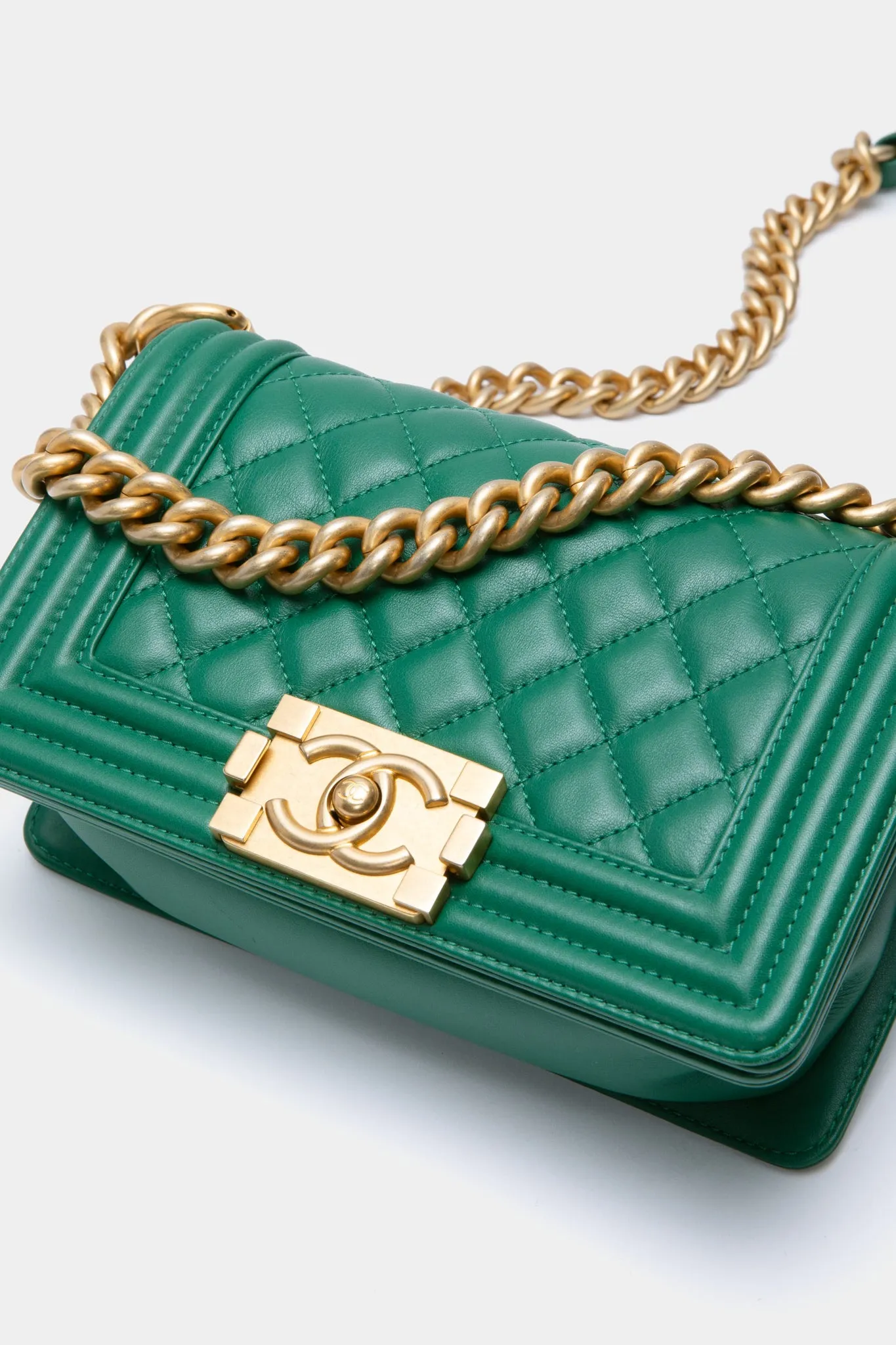 CHANEL Green Diamond Pattern Leather Chain Shoulder Bag