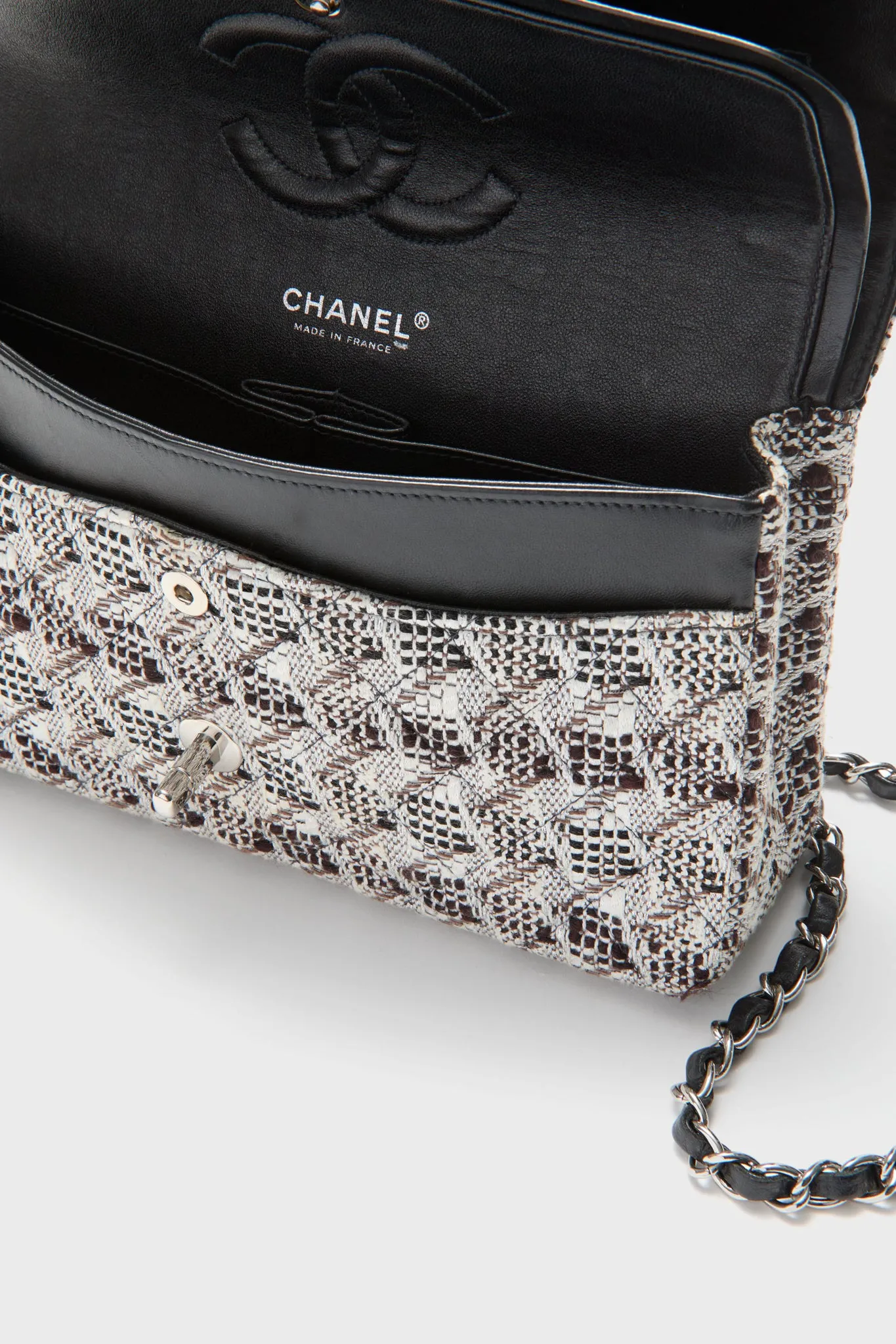 CHANEL Tweed Matelasse Shoulder Bag