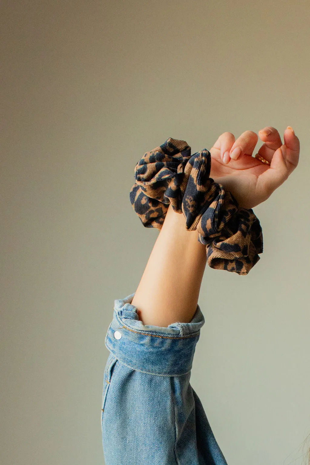 Chunky Cheetah Jumbo Scrunchie Andi