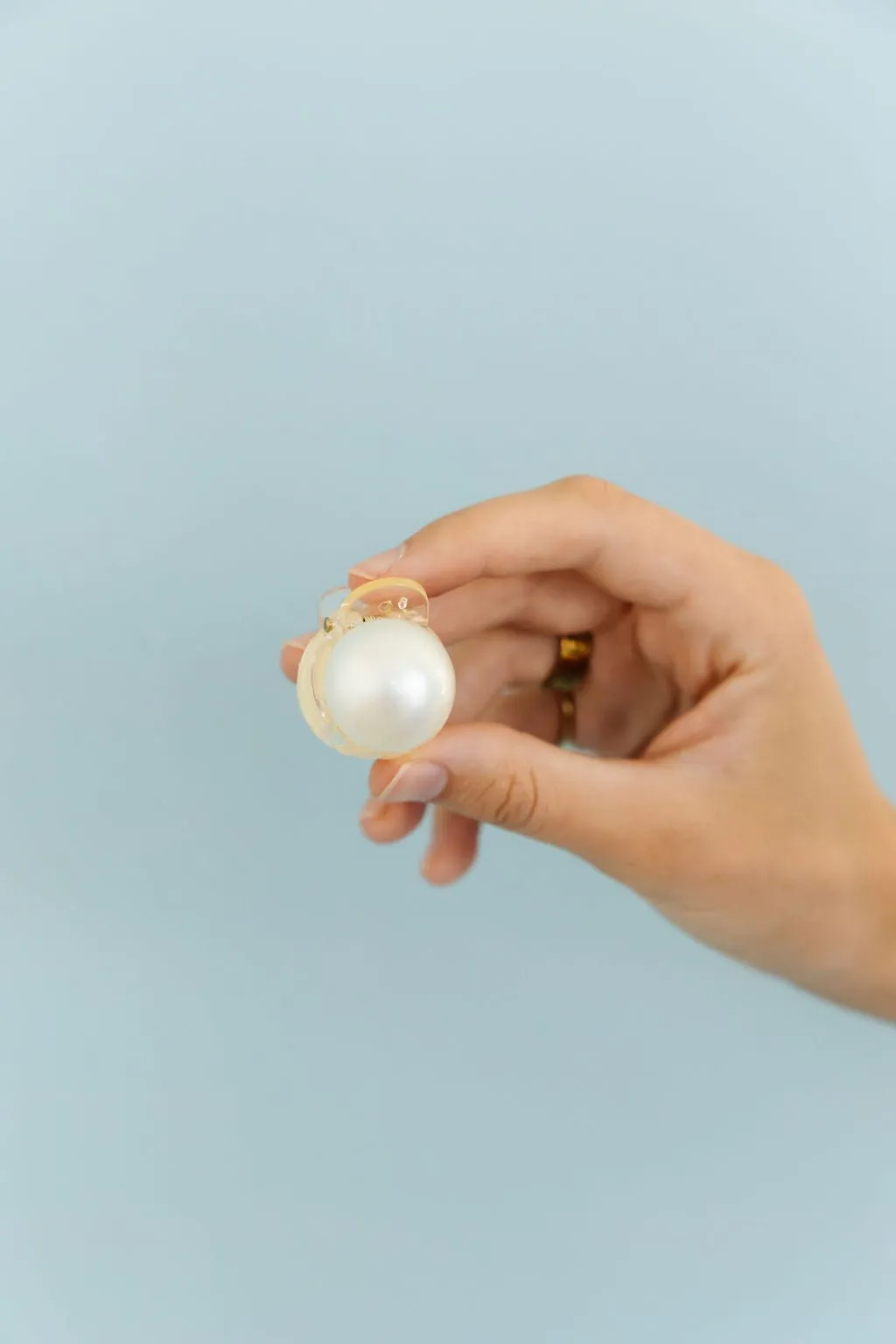 Chunky Pearl Claw Clip Andi