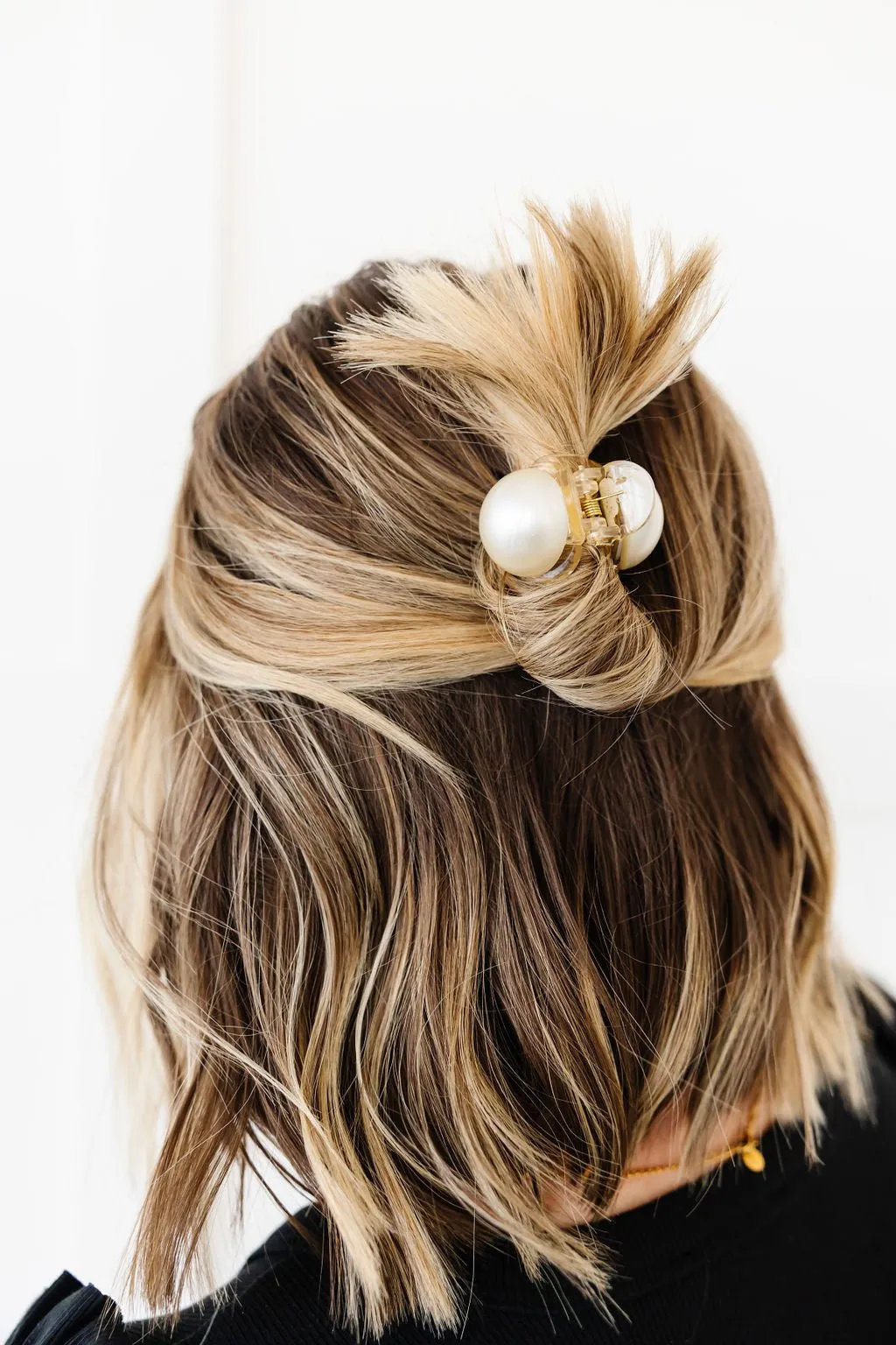 Chunky Pearl Claw Clip Andi