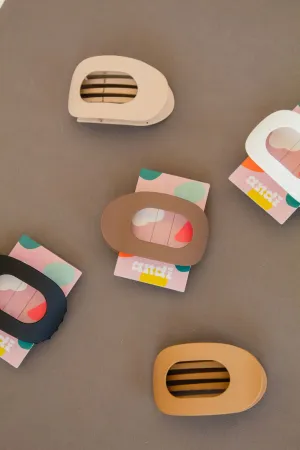 Circle Cutout Flat Claw Clip Andi