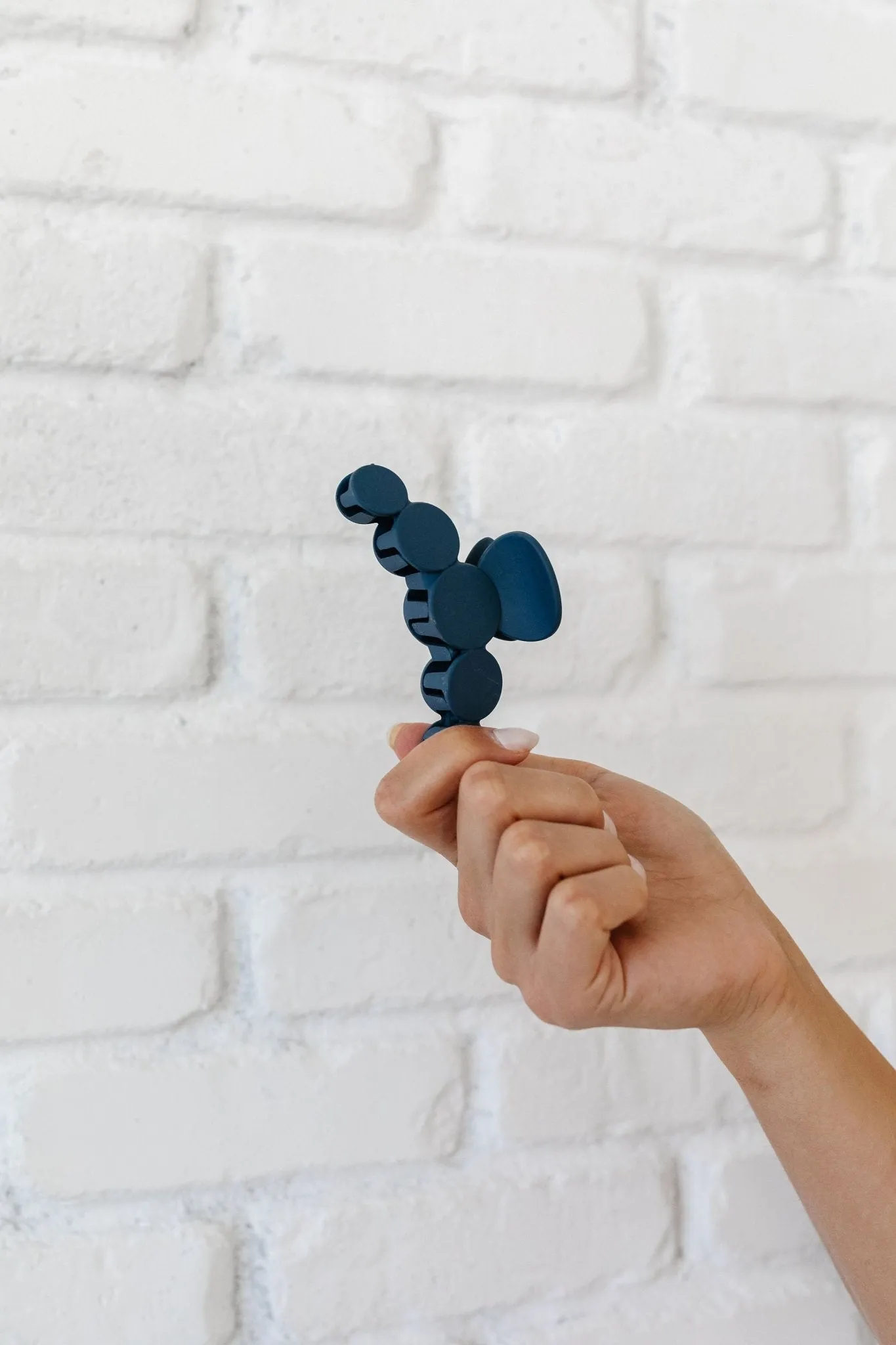 Circles Claw Clip Andi