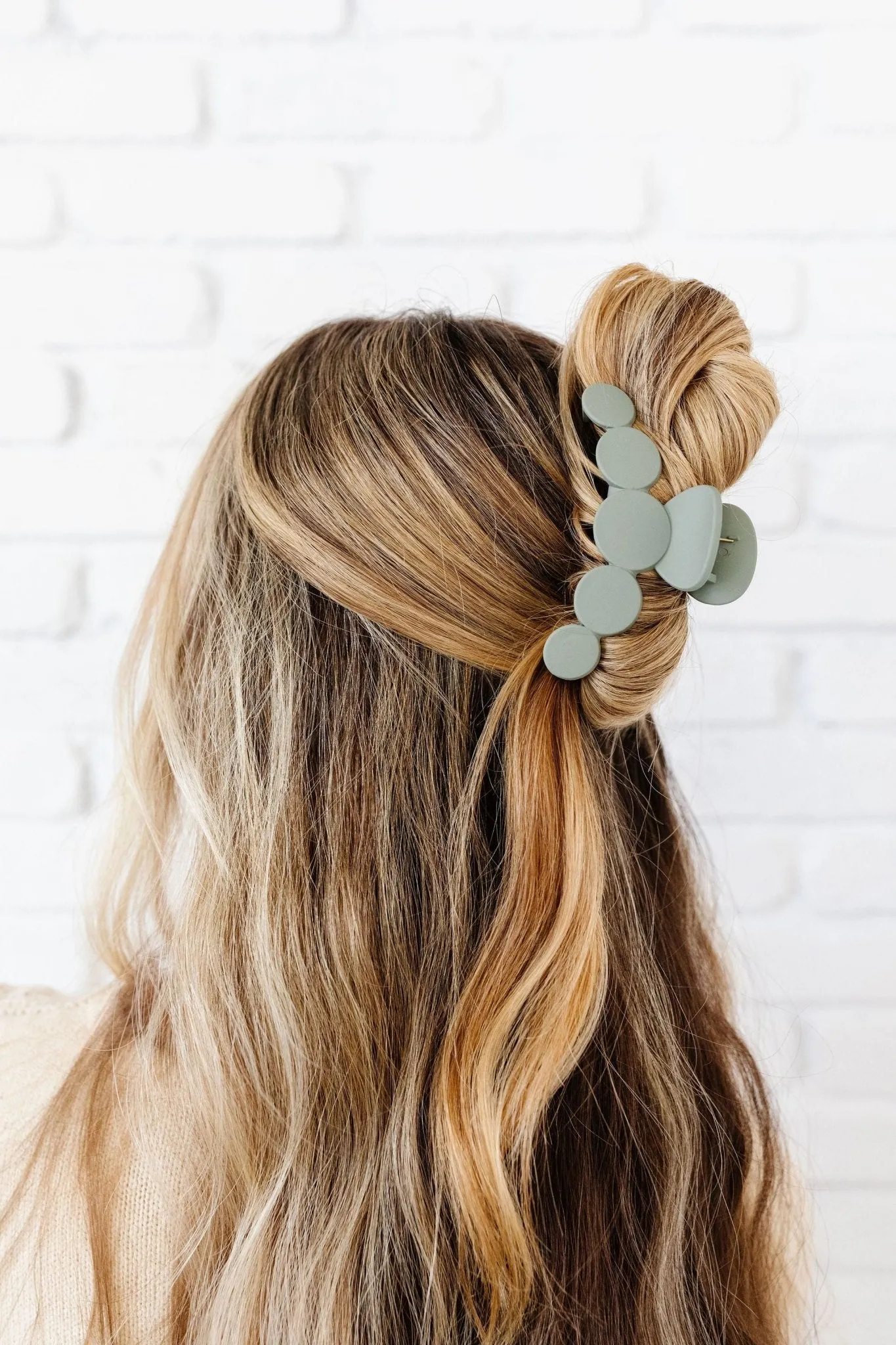 Circles Claw Clip Andi