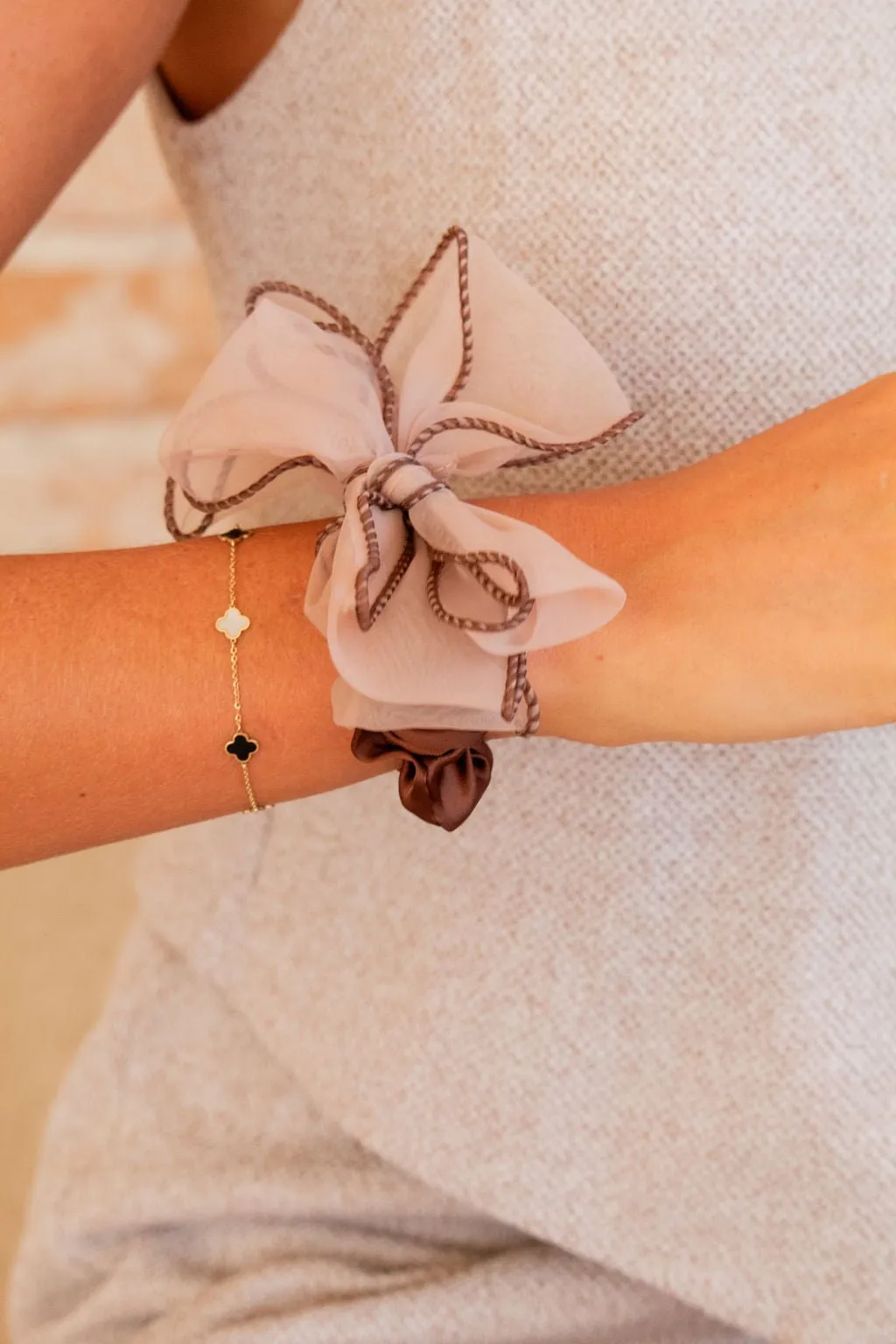 Cocoa Bow Scrunchie Andi
