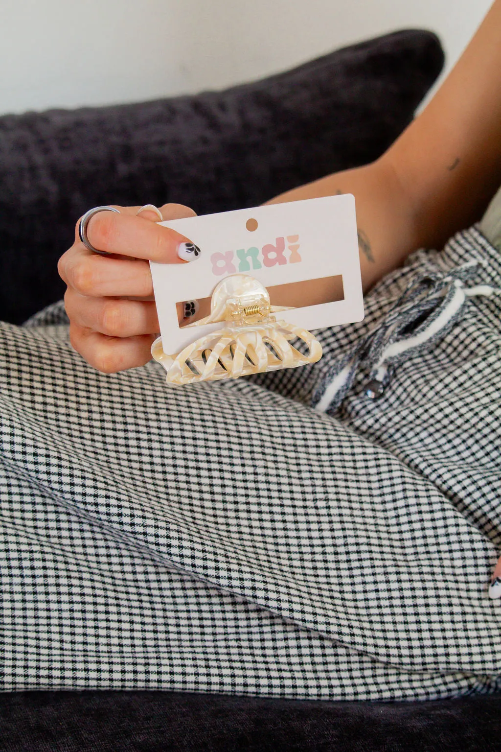 Cream Scallop Claw Clip Andi