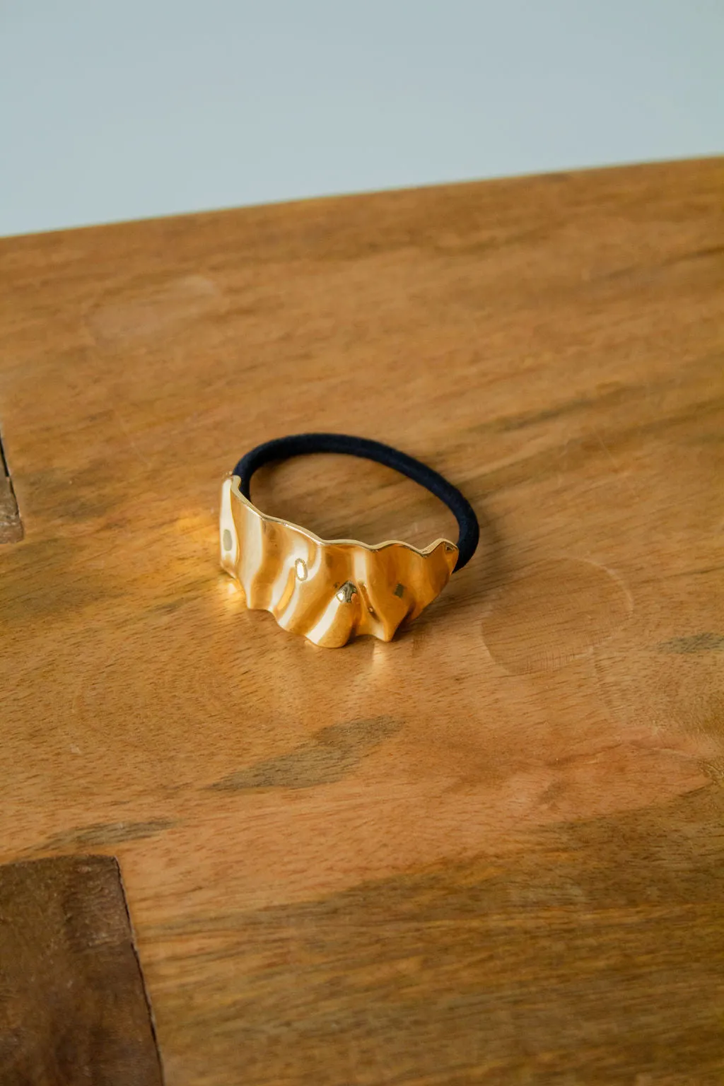 Crinkled Ponytail Cuff Andi