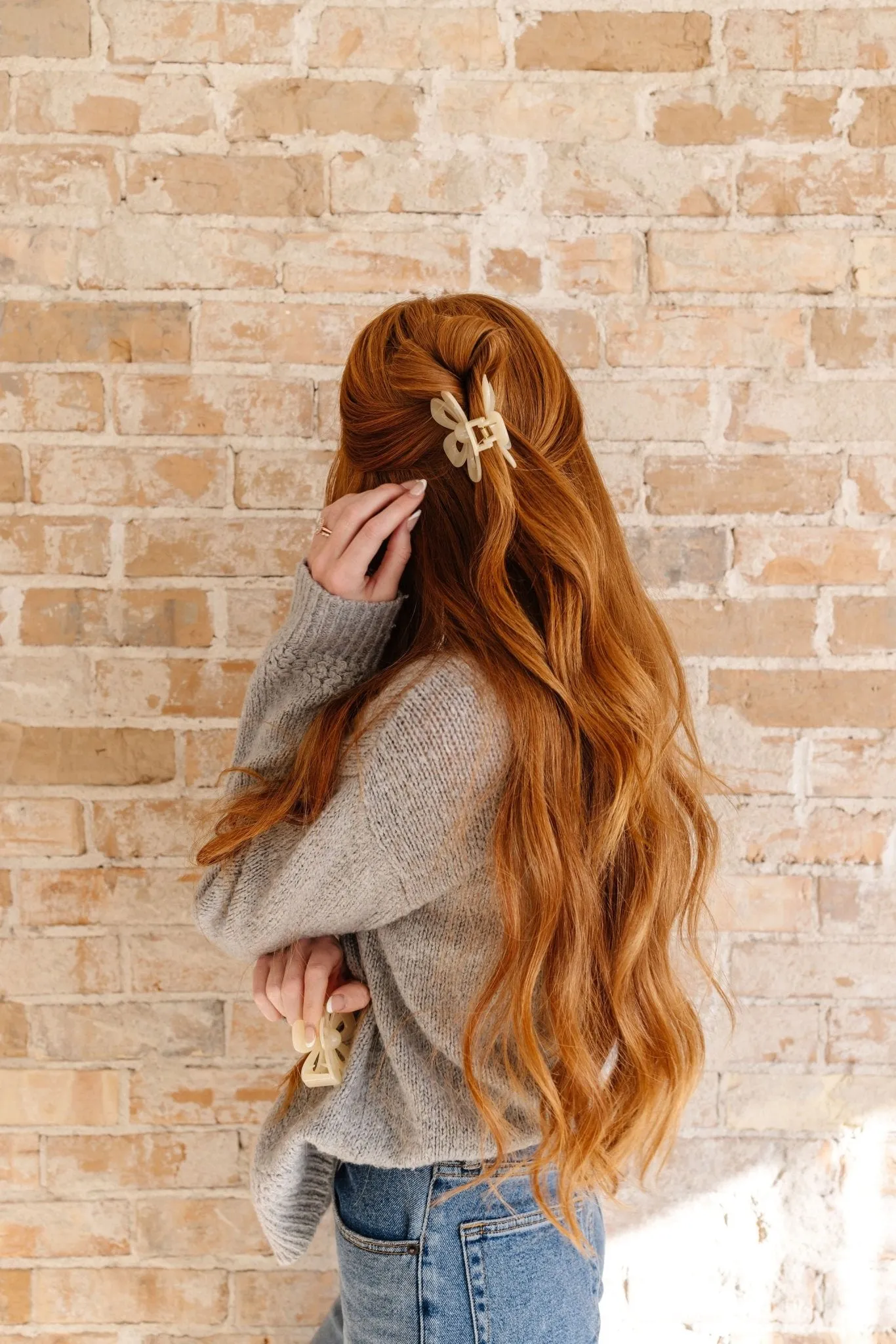 Cutout Flower Claw Clip Andi