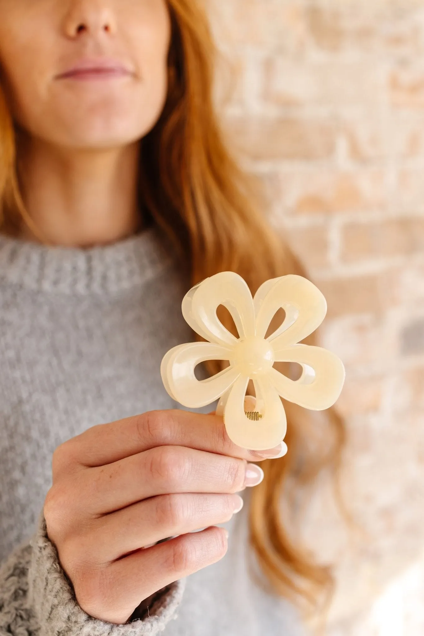 Cutout Flower Claw Clip Andi
