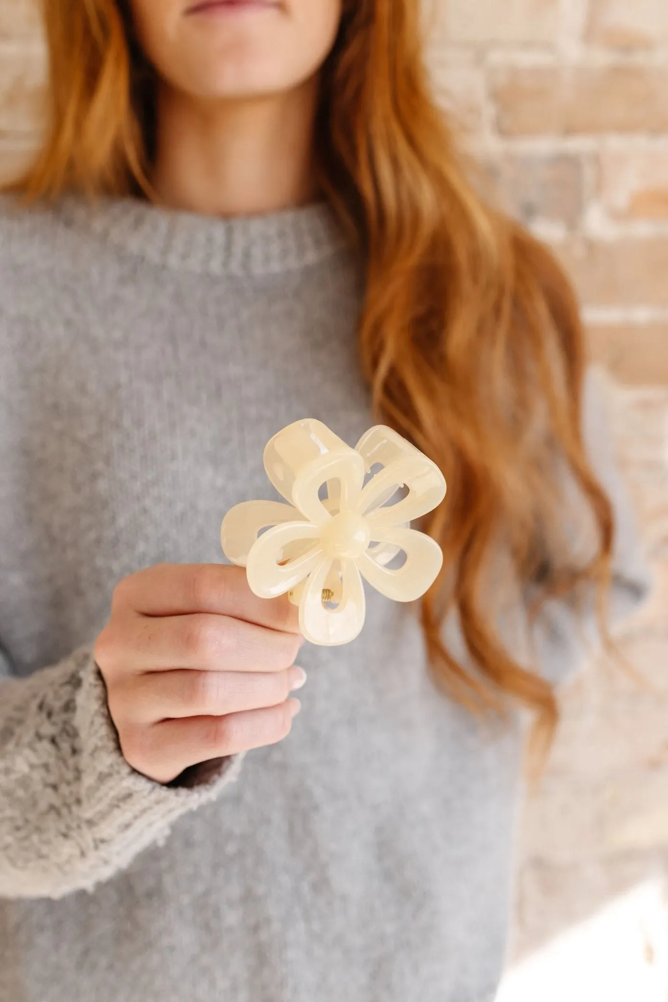 Cutout Flower Claw Clip Andi