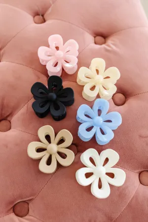 Cutout Flower Claw Clip Andi