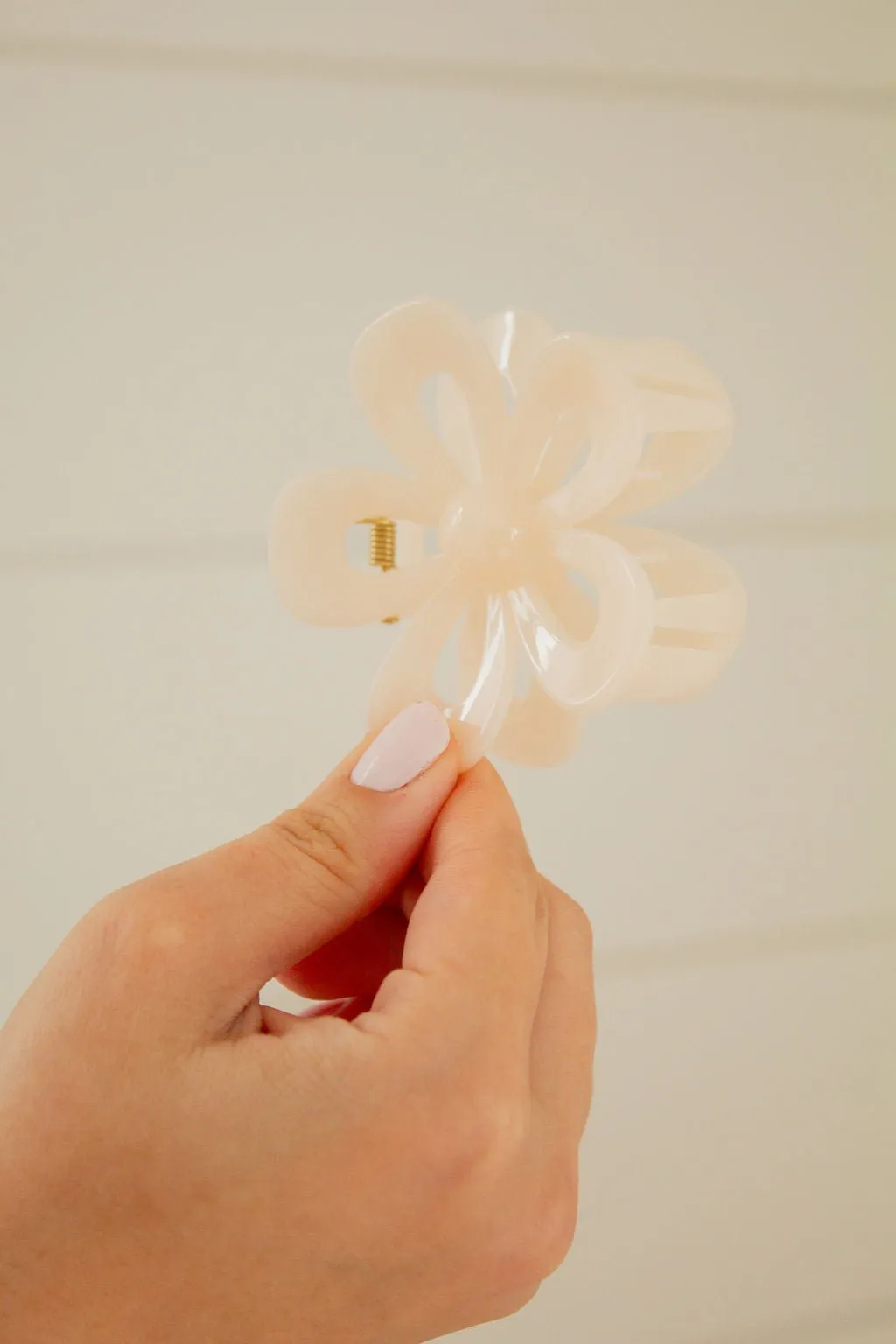 Cutout Flower Claw Clip Andi