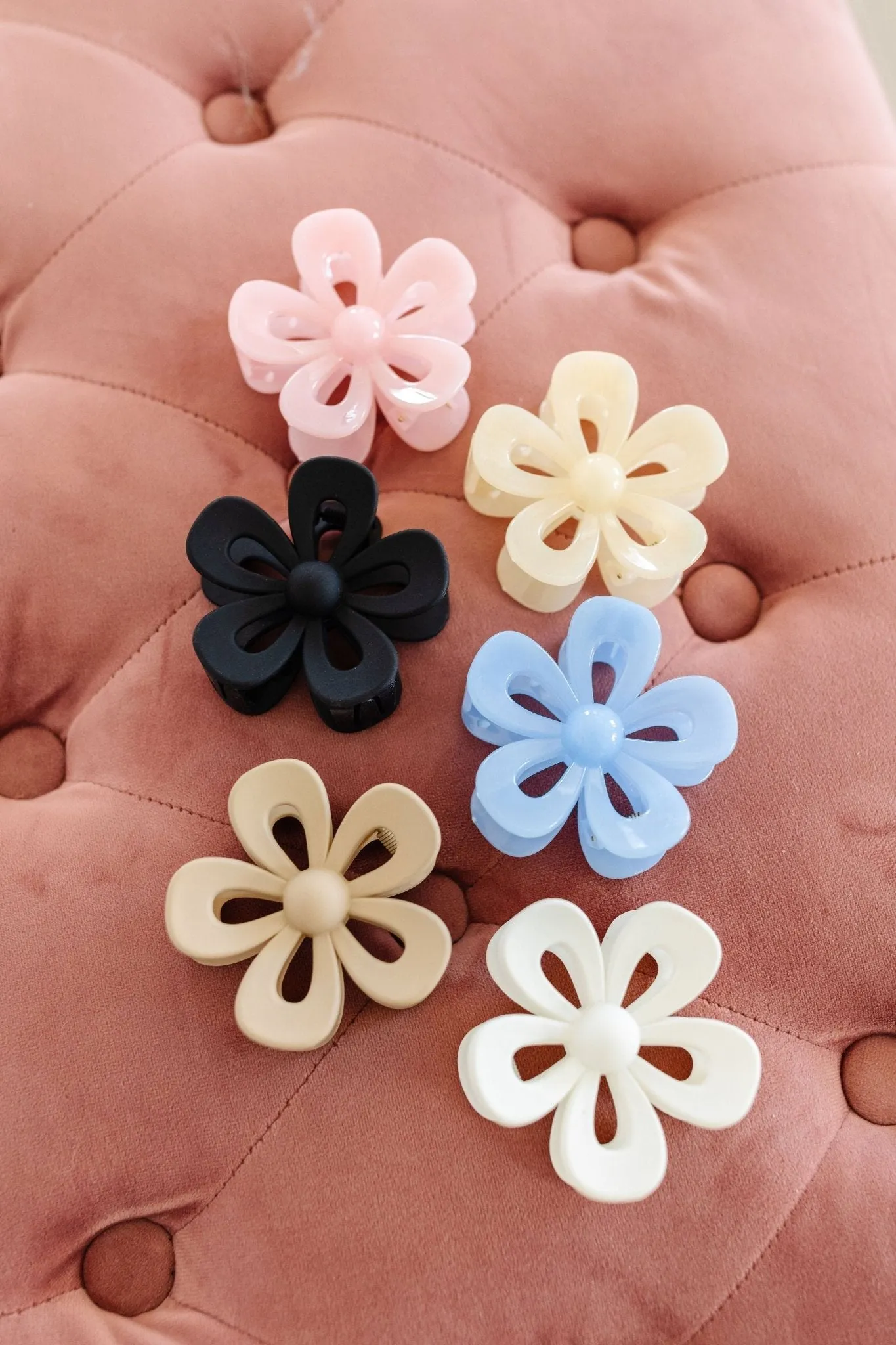 Cutout Flower Claw Clip Andi