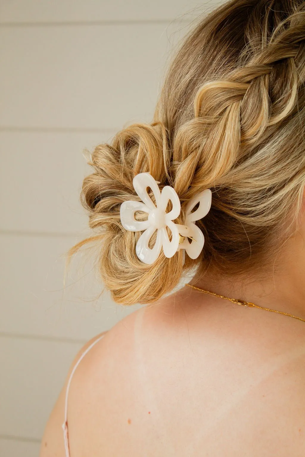 Cutout Flower Claw Clip Andi