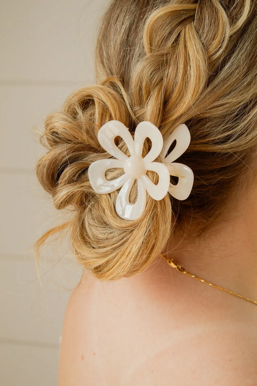 Cutout Flower Claw Clip Andi