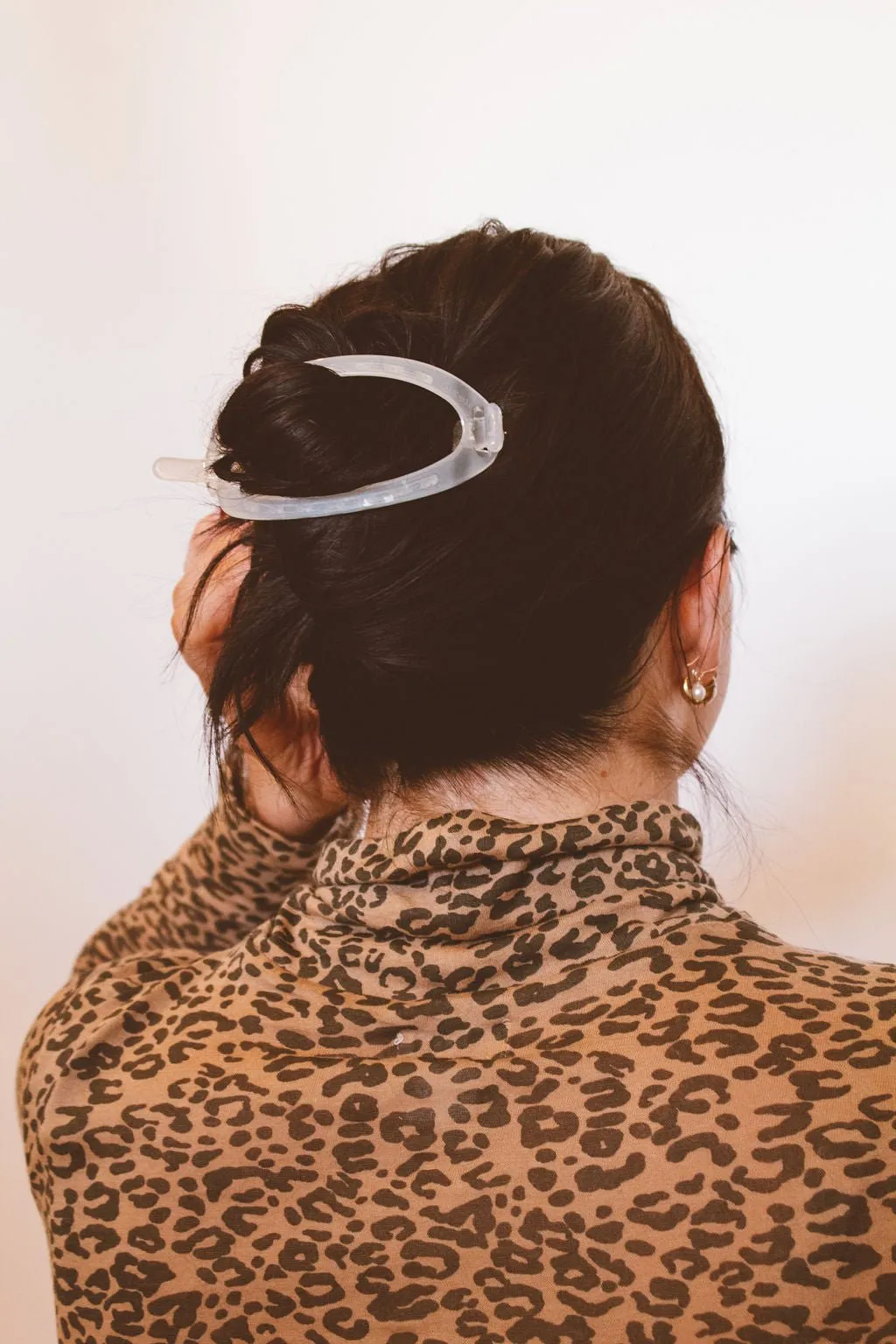 Cutout Oval Clip Andi