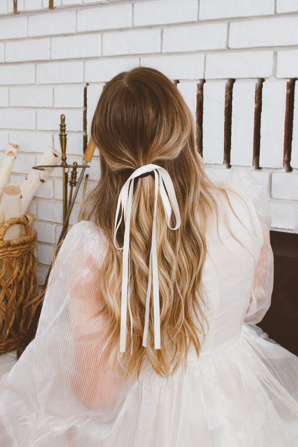 Dainty Ribbon Ponytail Andi