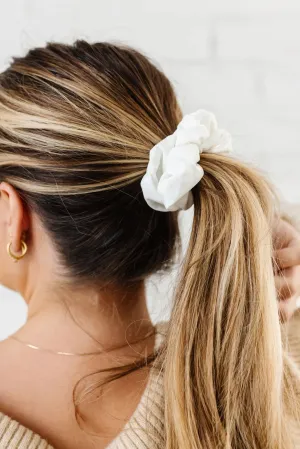 Dove Oversized Athletic Scrunchie Andi