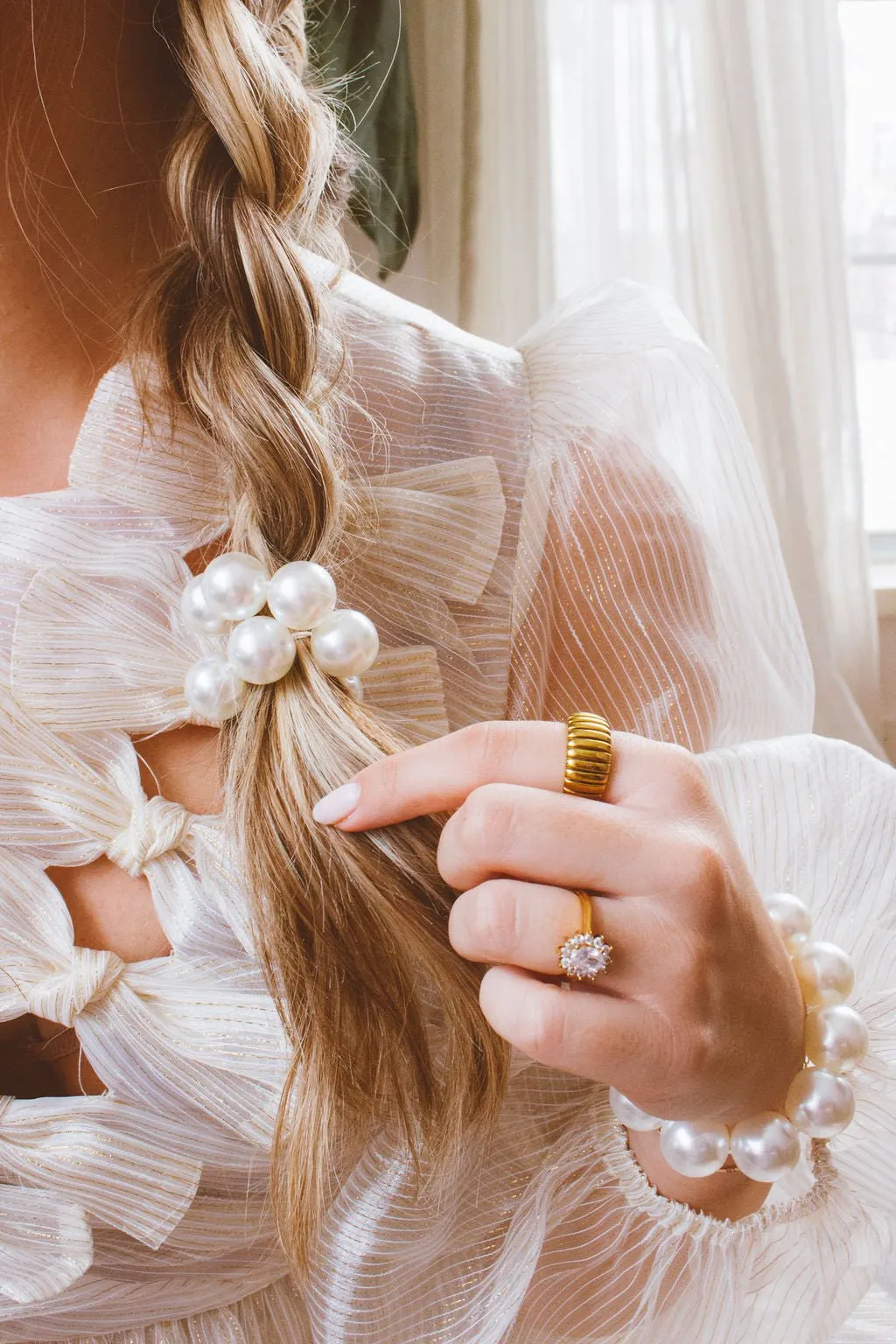 Florence Chunky Pearl Ponytail Andi