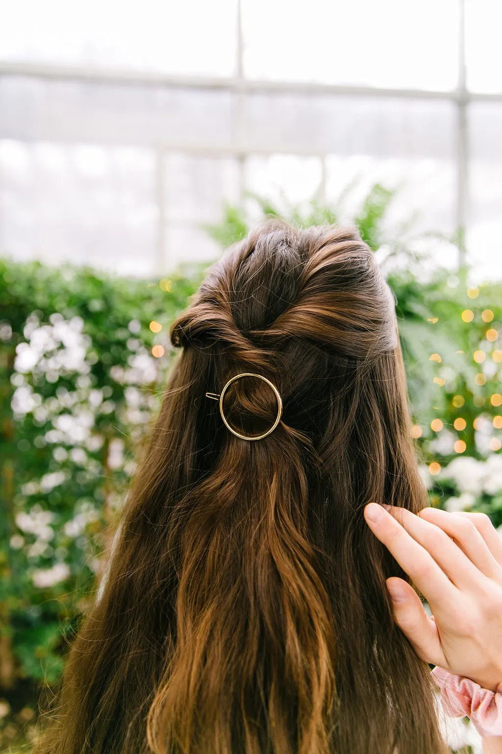 Gold Circle Clip Andi