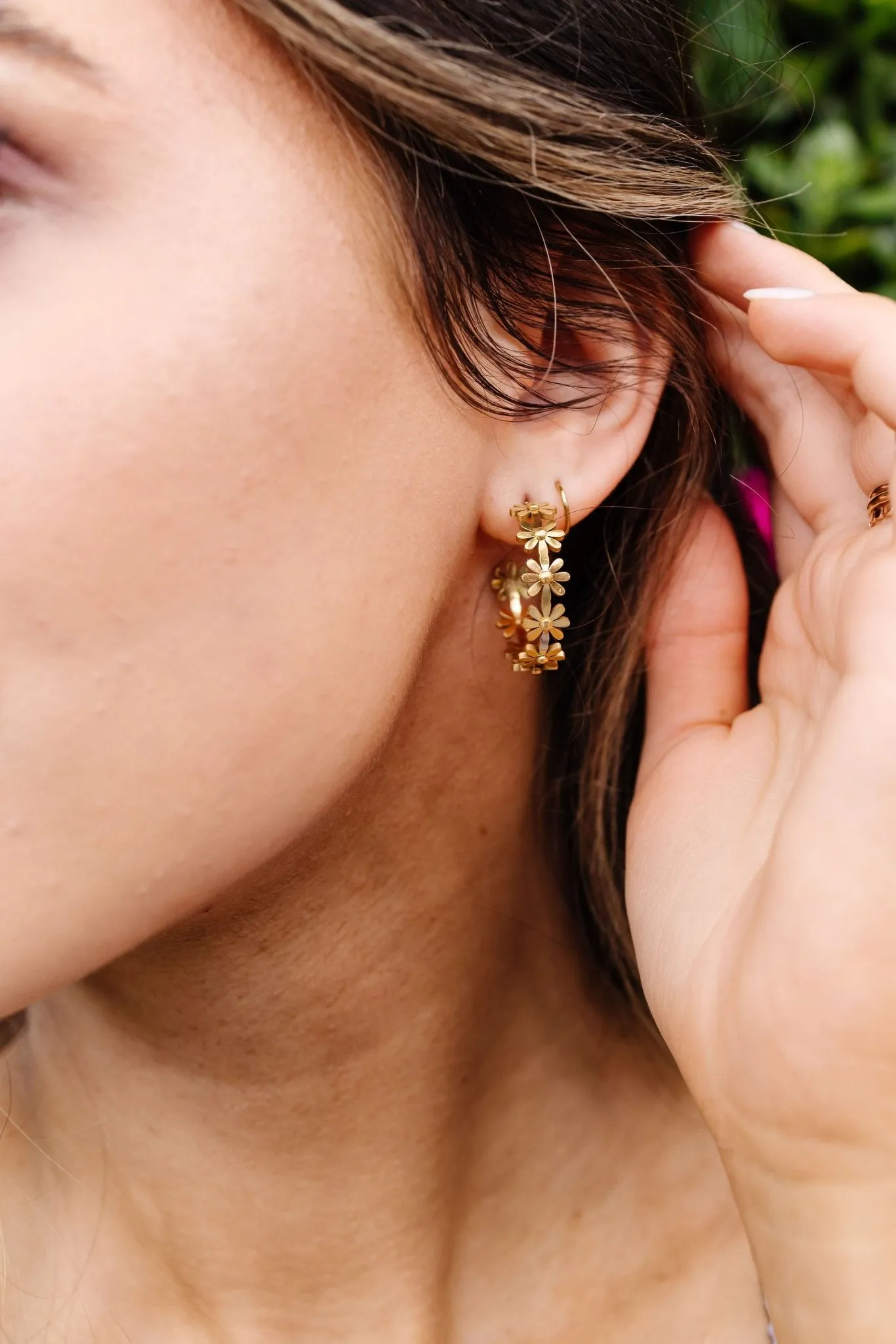 Gold Daisy Hoops - Hypoallergenic Andi