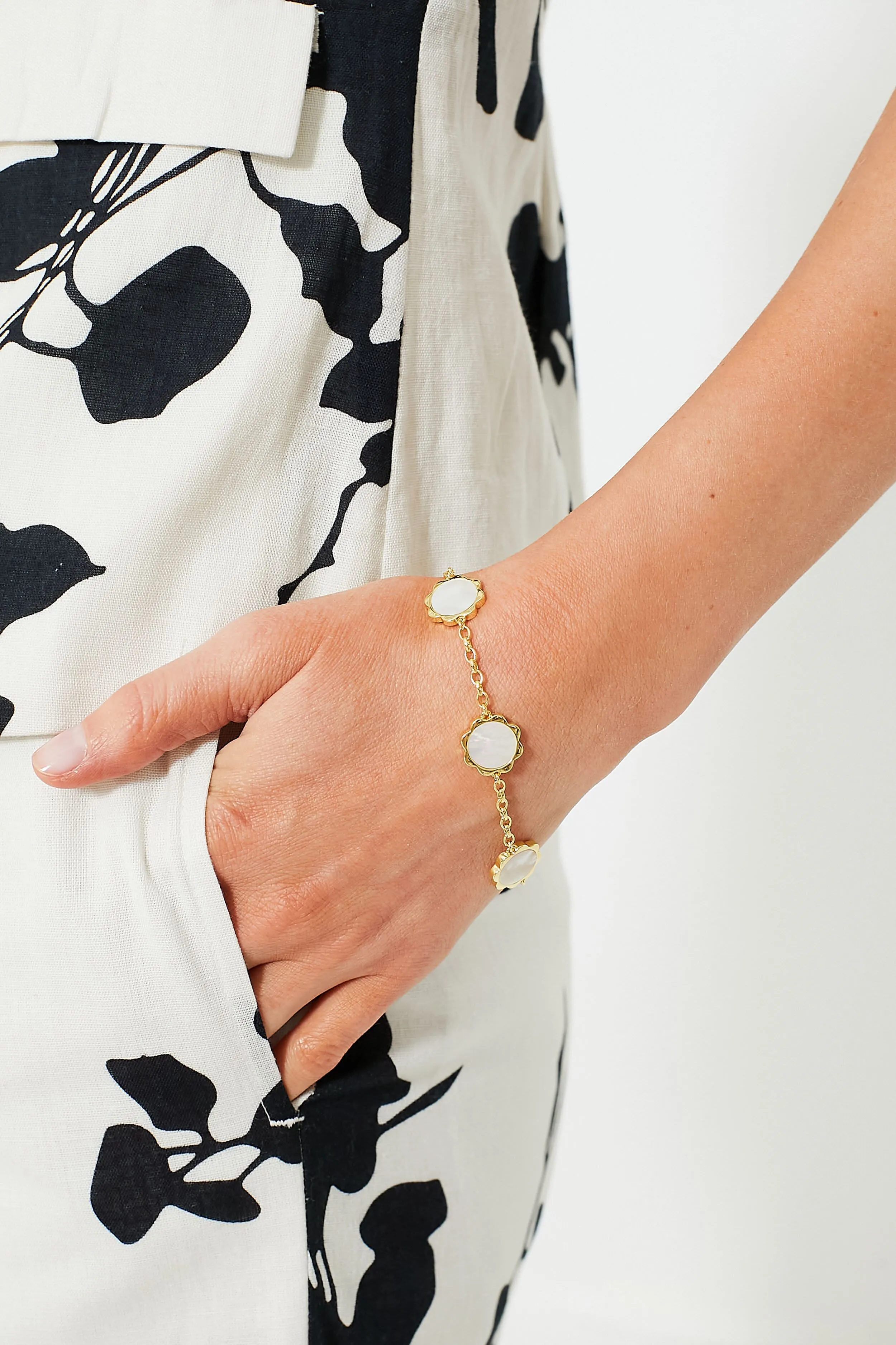 Gold Flower Chain Bracelet