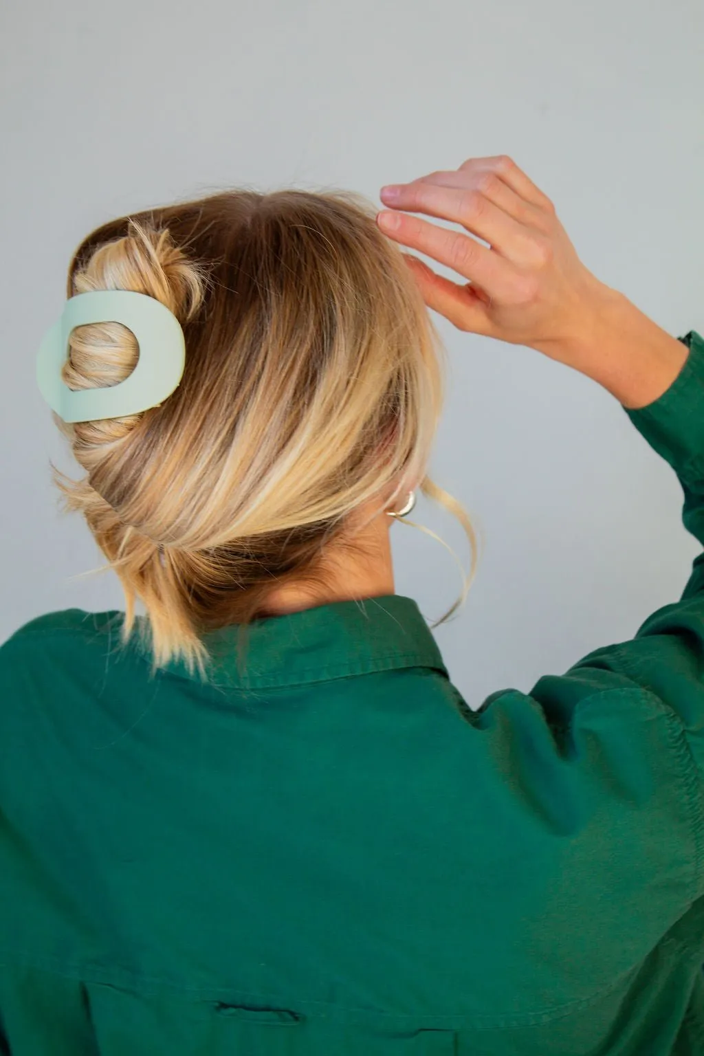 Green Circle Cutout Flat Claw Clip Andi
