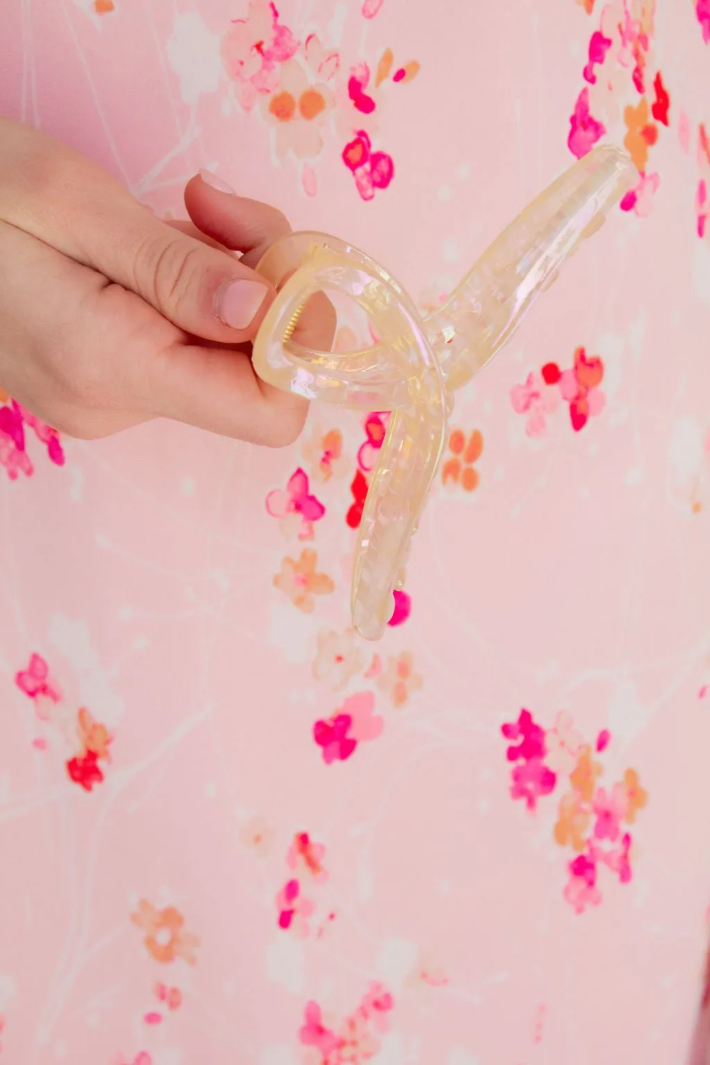 Iridescent Loop Claw Clip Andi