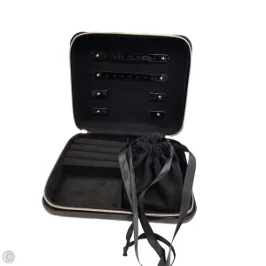 Jewelry Case By Clothes Mentor, Size: Medium
