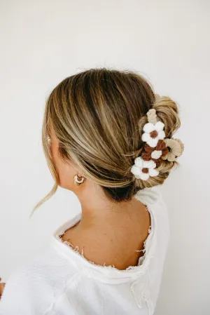 Knitted Petals Claw Clip Andi