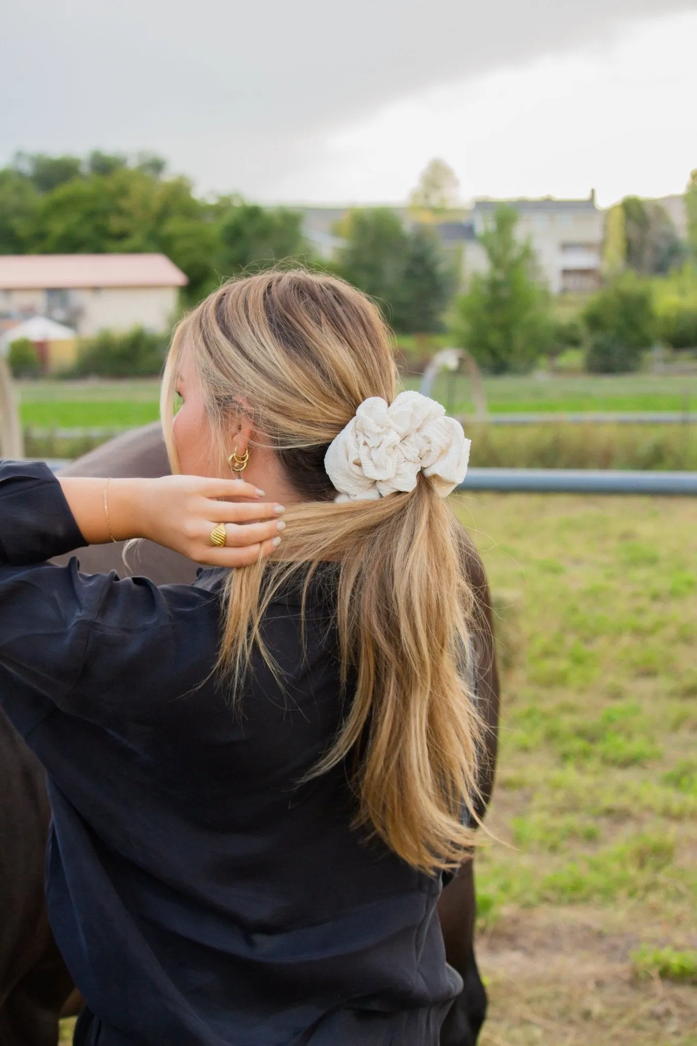 Magnolia Jumbo Scrunchie Andi