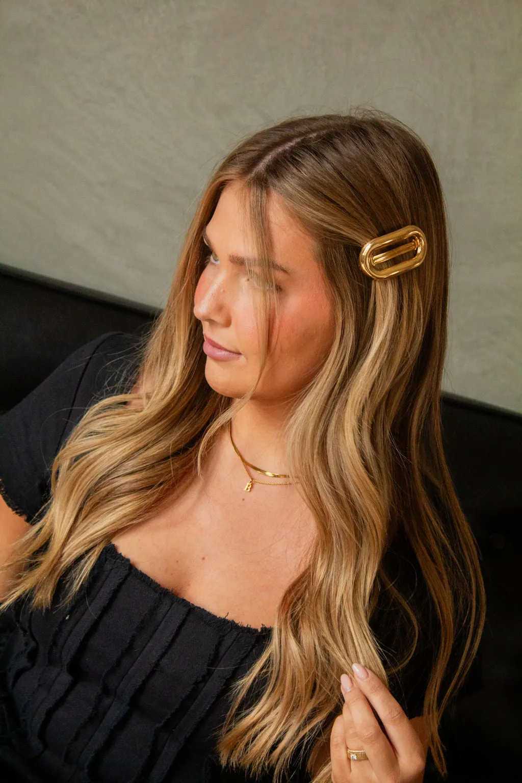 Metal Oval Barrette Andi