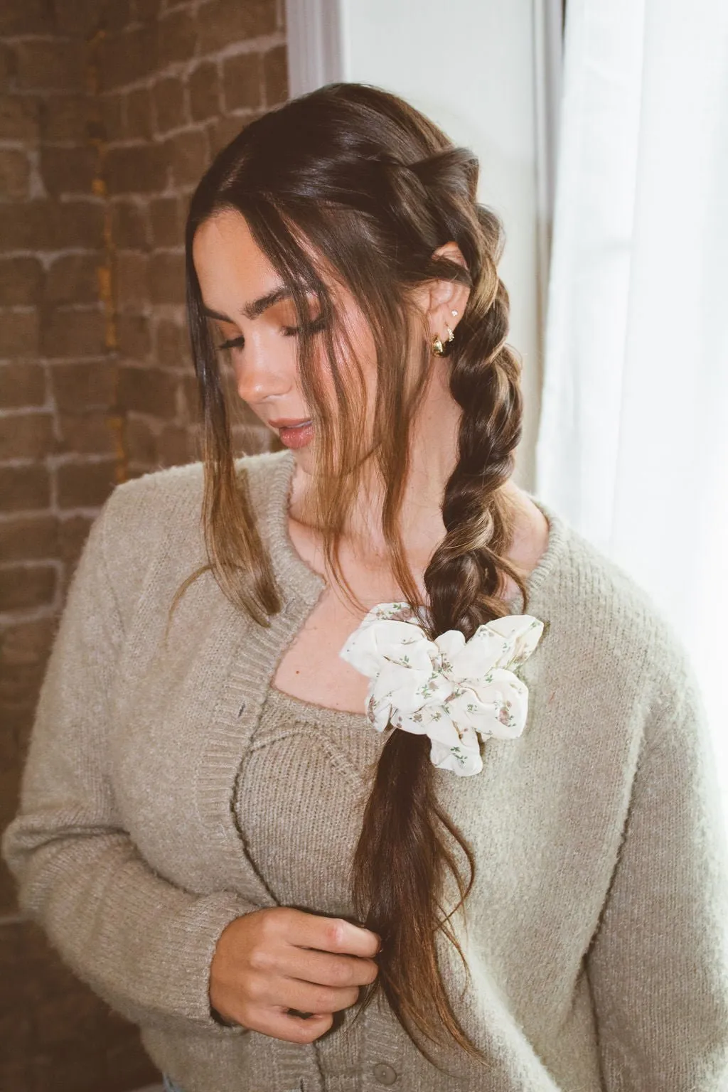 Neutral Floral Jumbo Scrunchie Andi