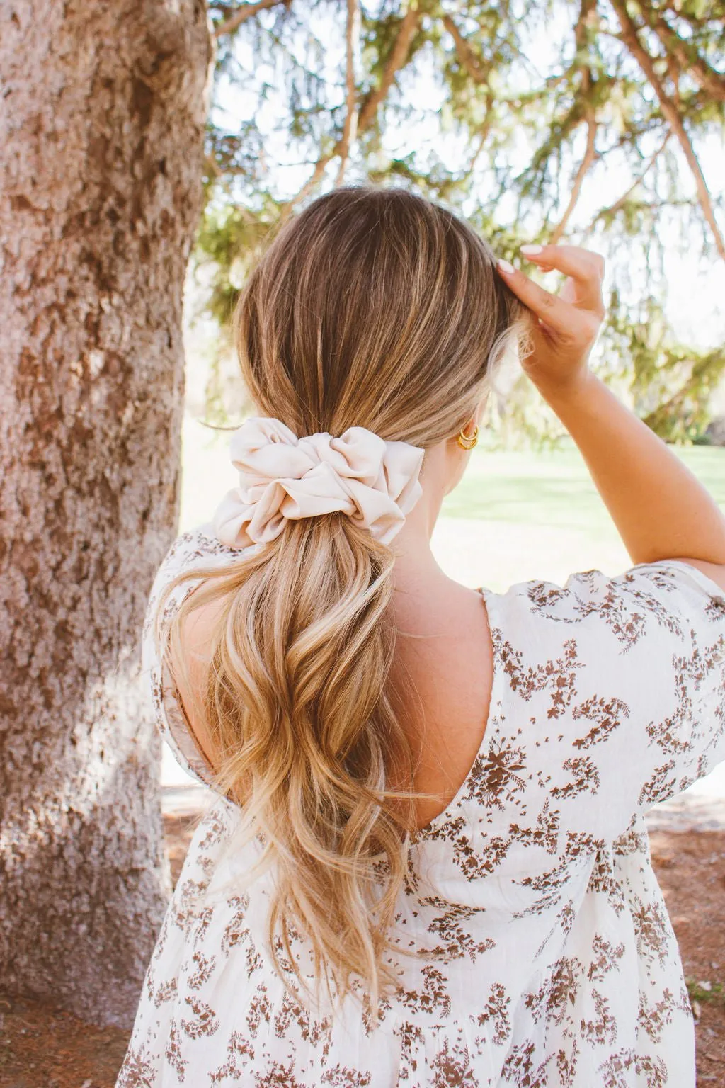 Oat Milk Jumbo Scrunchie Andi