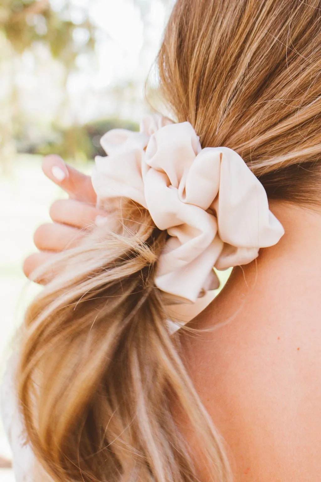 Oat Milk Jumbo Scrunchie Andi