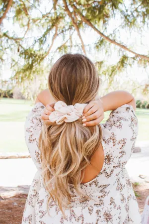 Oat Milk Jumbo Scrunchie Andi