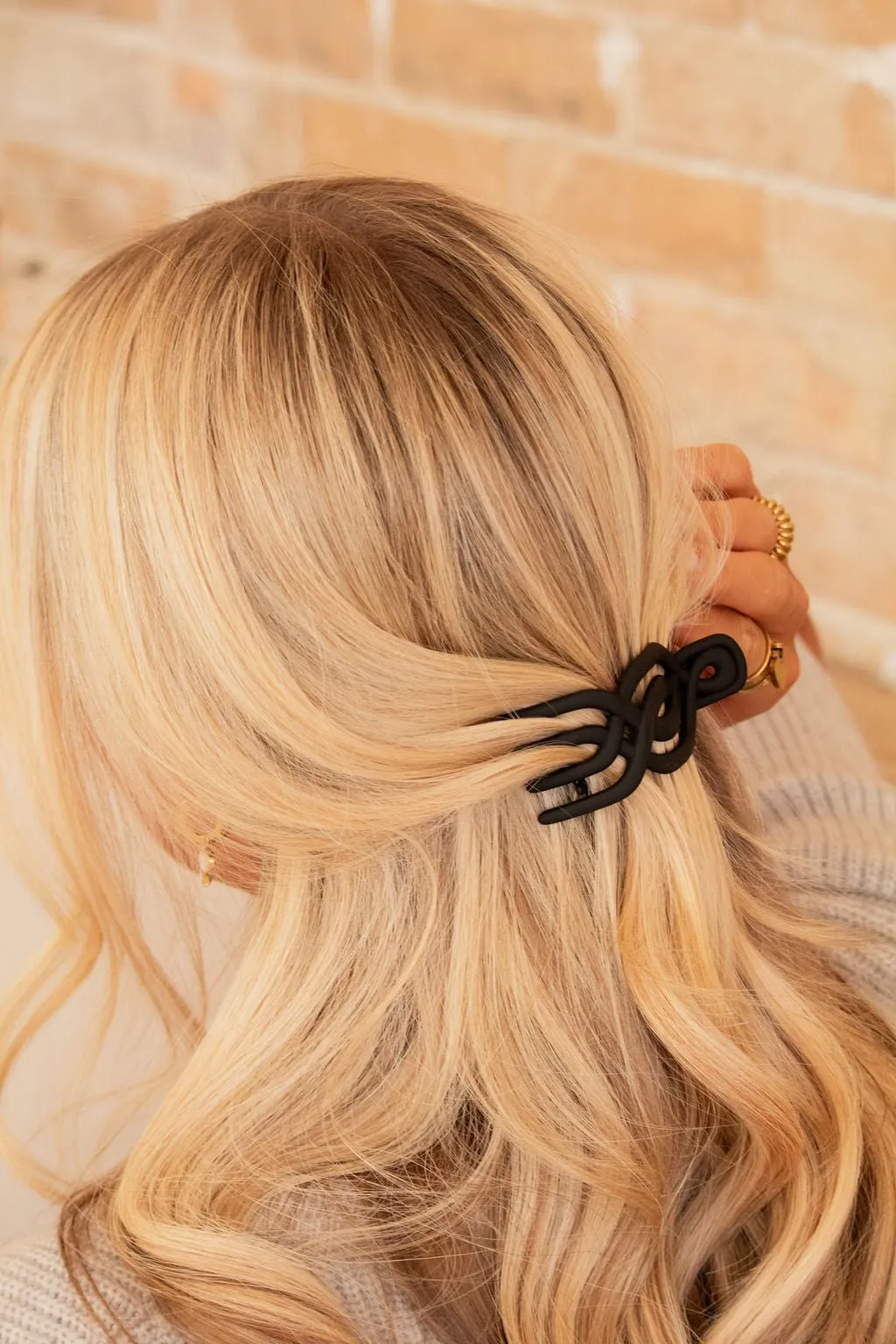 Overlapping Flat Claw Clip Andi