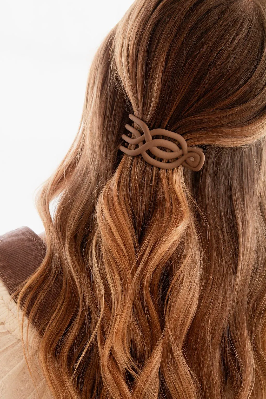 Overlapping Flat Claw Clip Andi