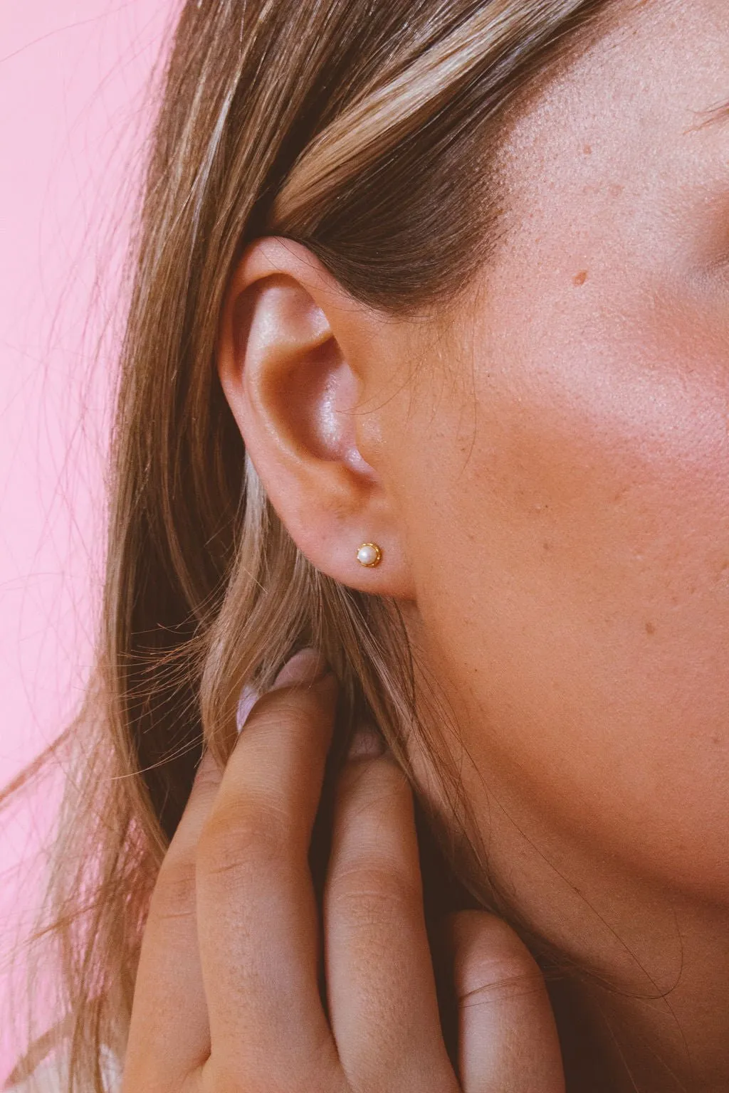 Pearl Studs - Hypoallergenic Andi