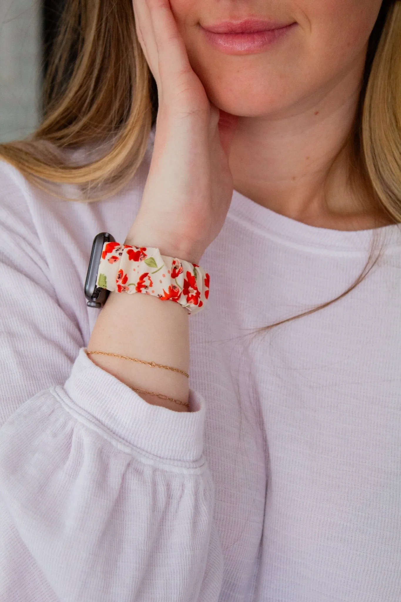 Pretty Poppy Scrunchie Band Compatible with Apple Watch Andi