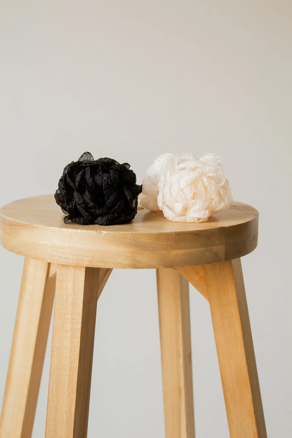 Rose Ruffle Claw Clip Andi