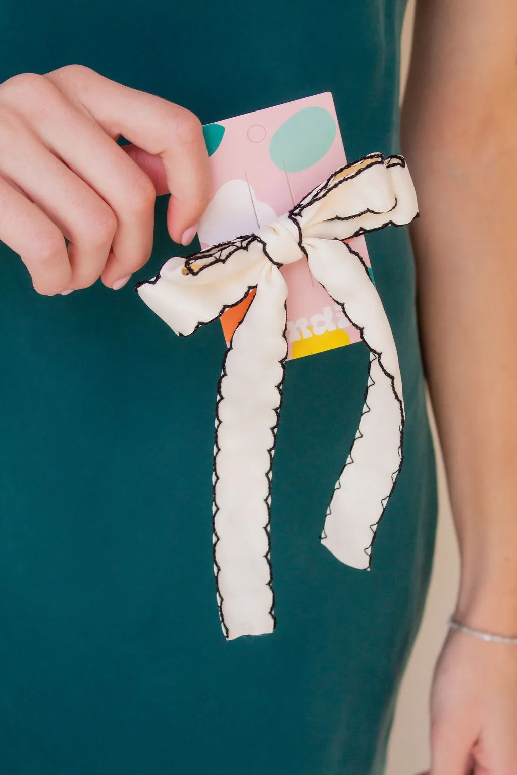 Savannah Bow Clip Andi