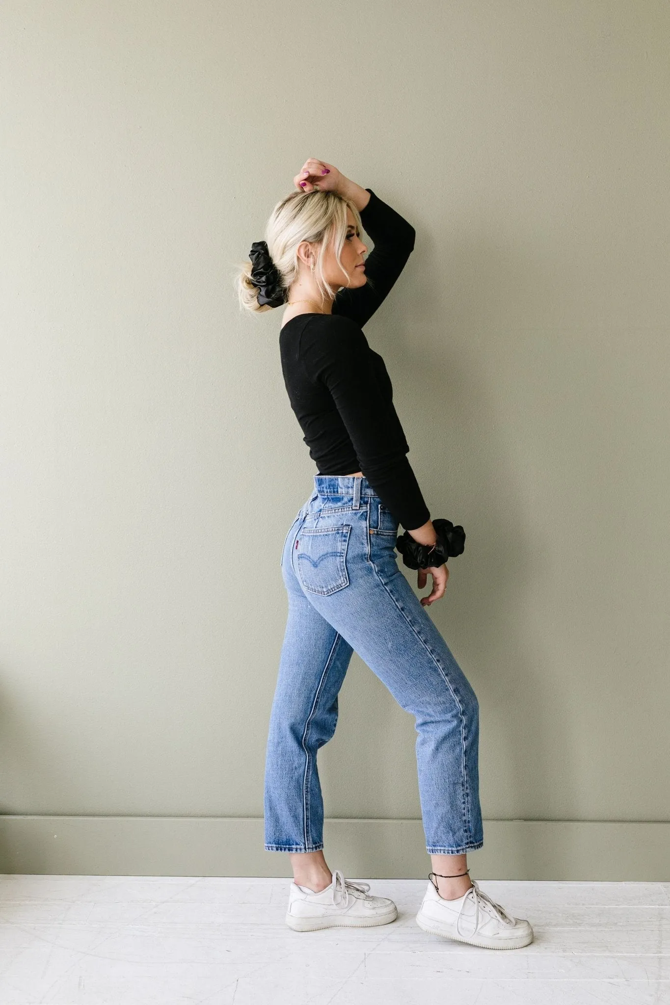 Shadow Satin Jumbo Scrunchie Andi