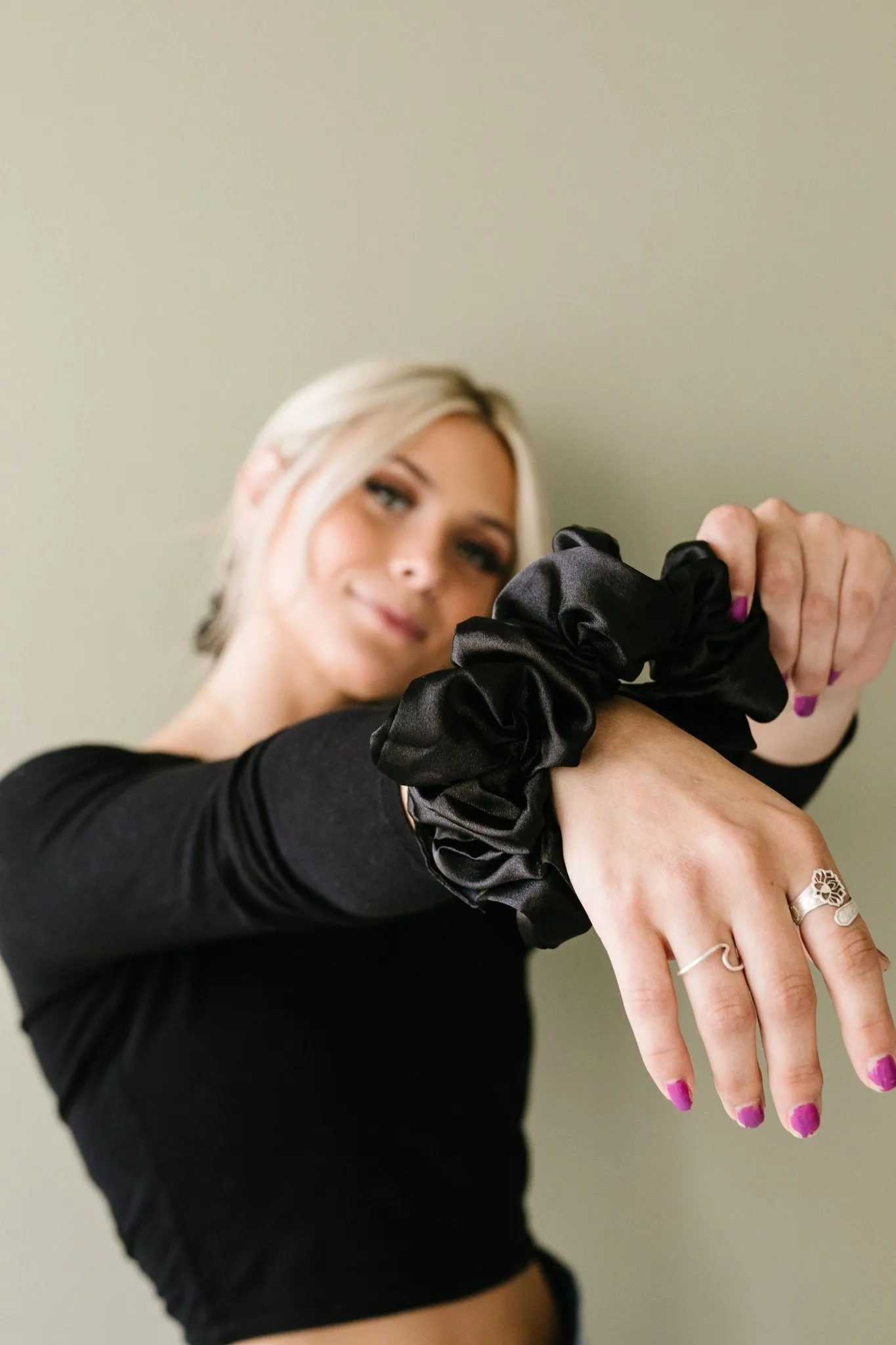 Shadow Satin Jumbo Scrunchie Andi